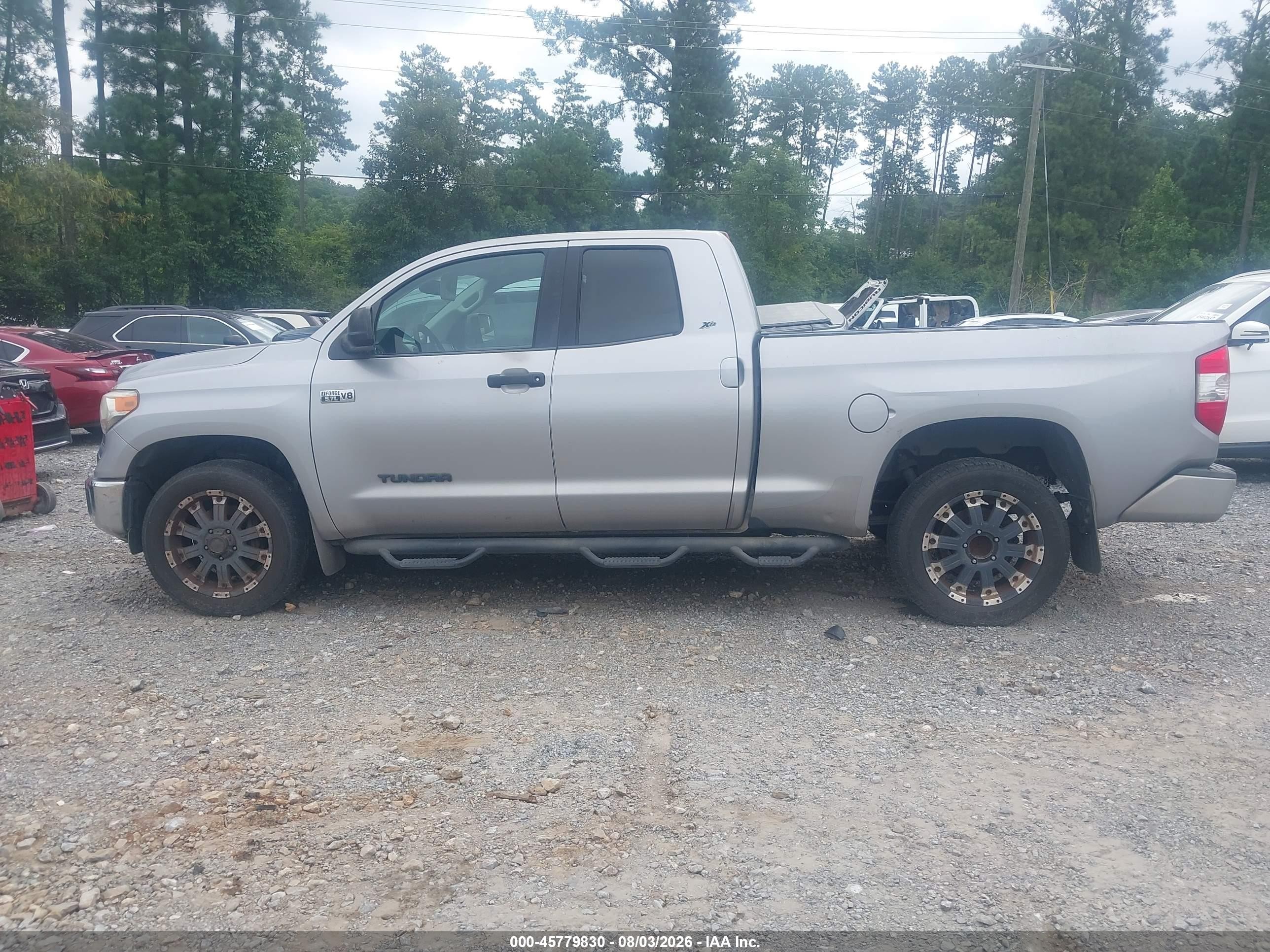 2014 Toyota Tundra Sr5 5.7l V8 Silver vin: 5TFRY5F17EX169931