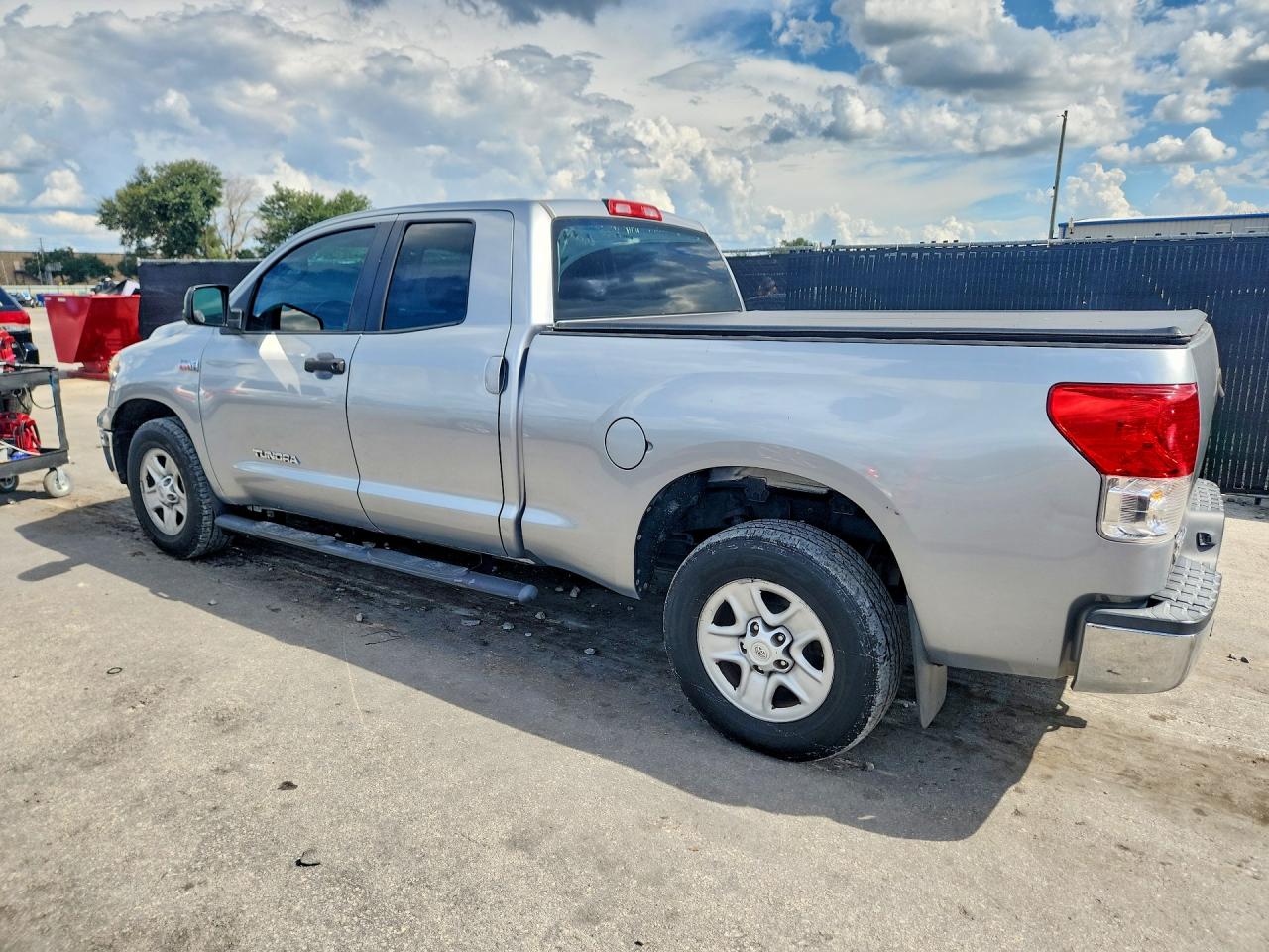 2010 Toyota Tundra Double Cab Sr5 Silver vin: 5TFRY5F18AX075633