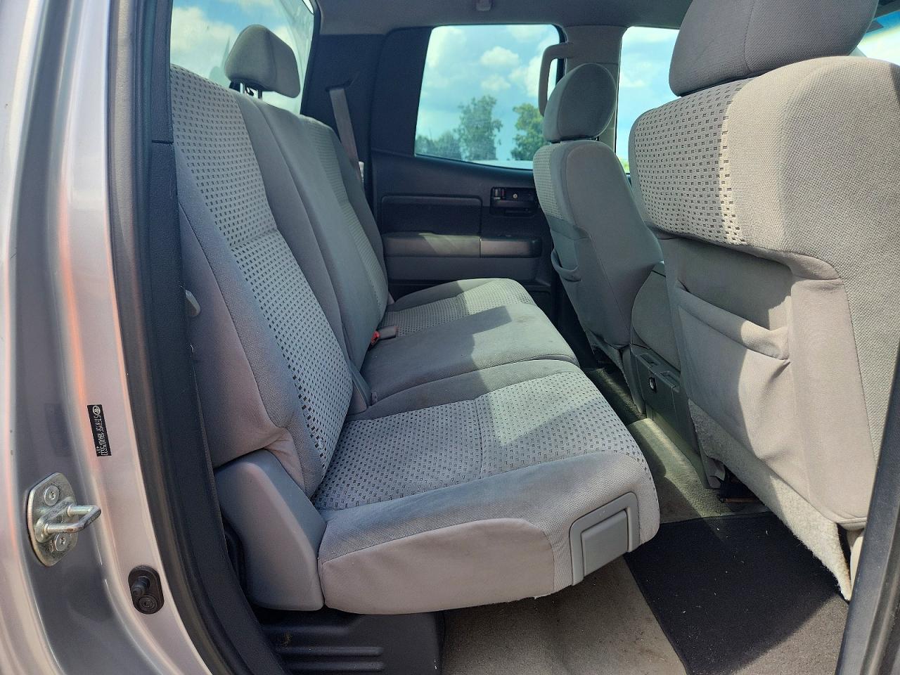 2010 Toyota Tundra Double Cab Sr5 Silver vin: 5TFRY5F18AX075633