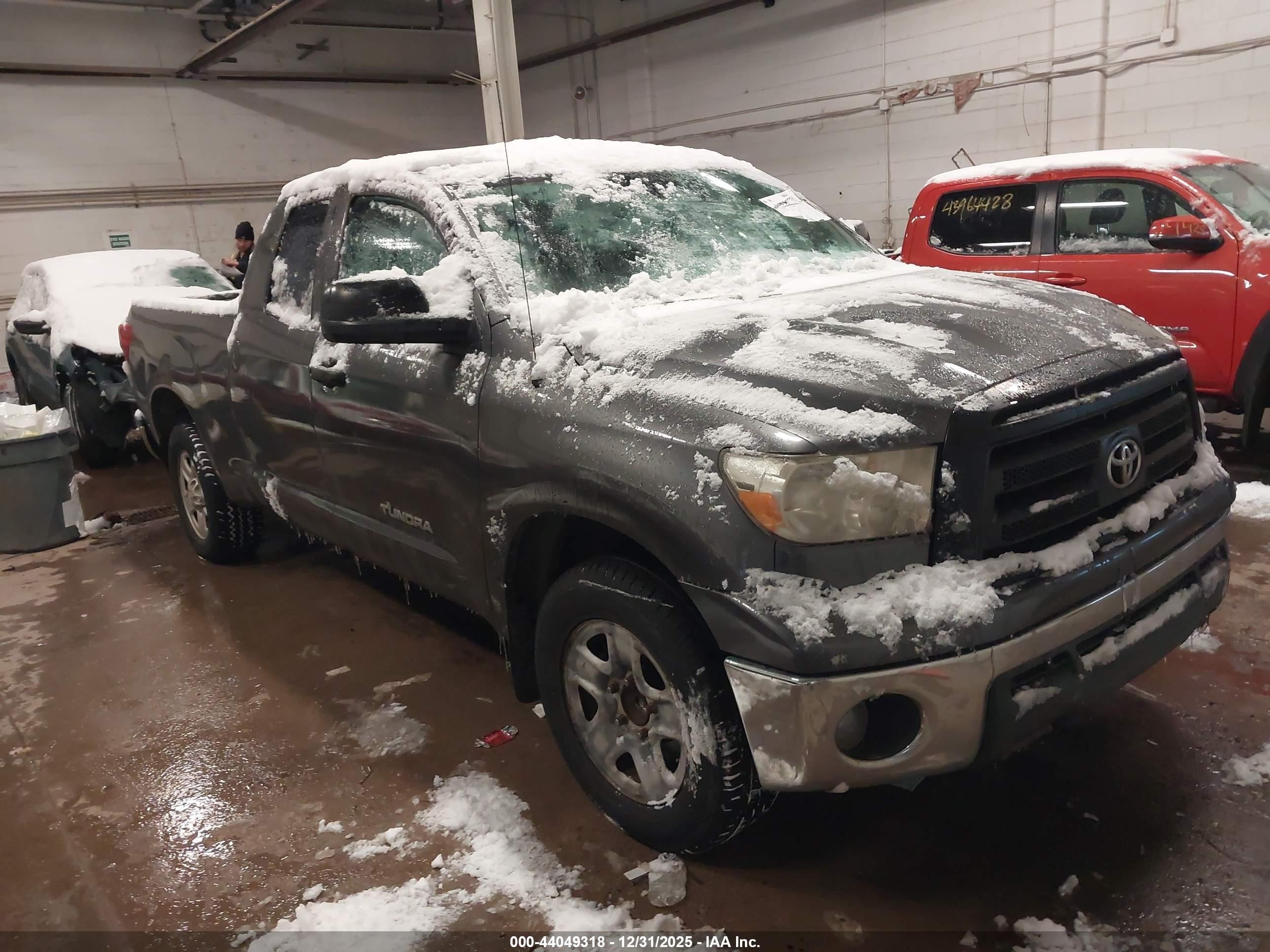 2011 Toyota Tundra Grade 5.7l V8 Gray vin: 5TFRY5F18BX098928