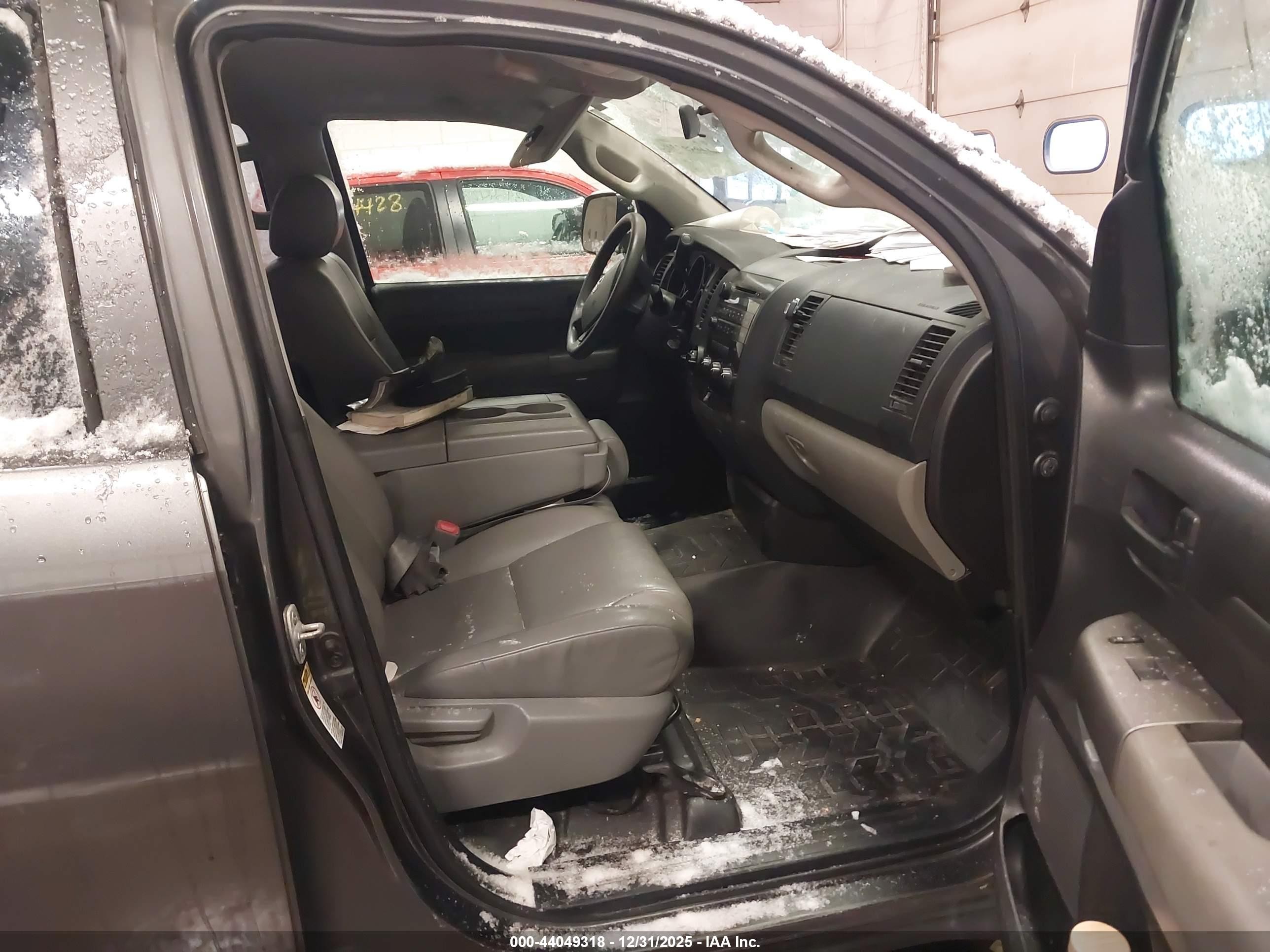 2011 Toyota Tundra Grade 5.7l V8 Gray vin: 5TFRY5F18BX098928