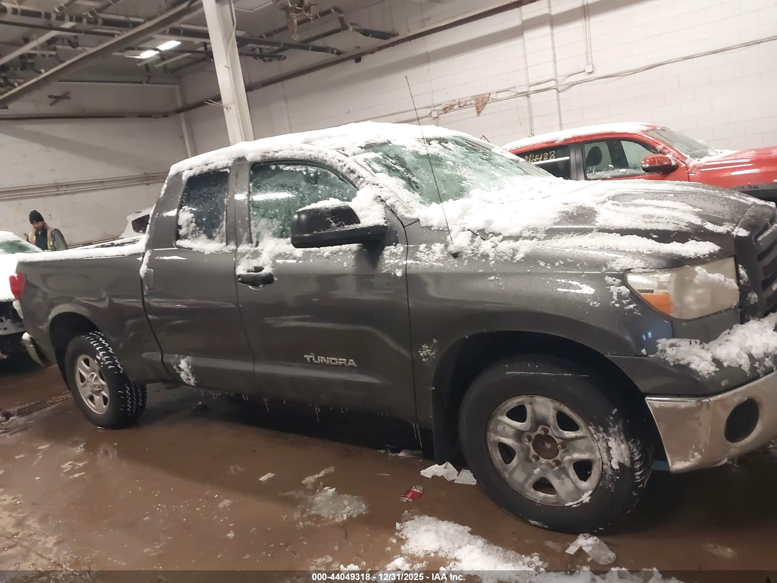 2011 Toyota Tundra Grade 5.7l V8 Gray vin: 5TFRY5F18BX098928