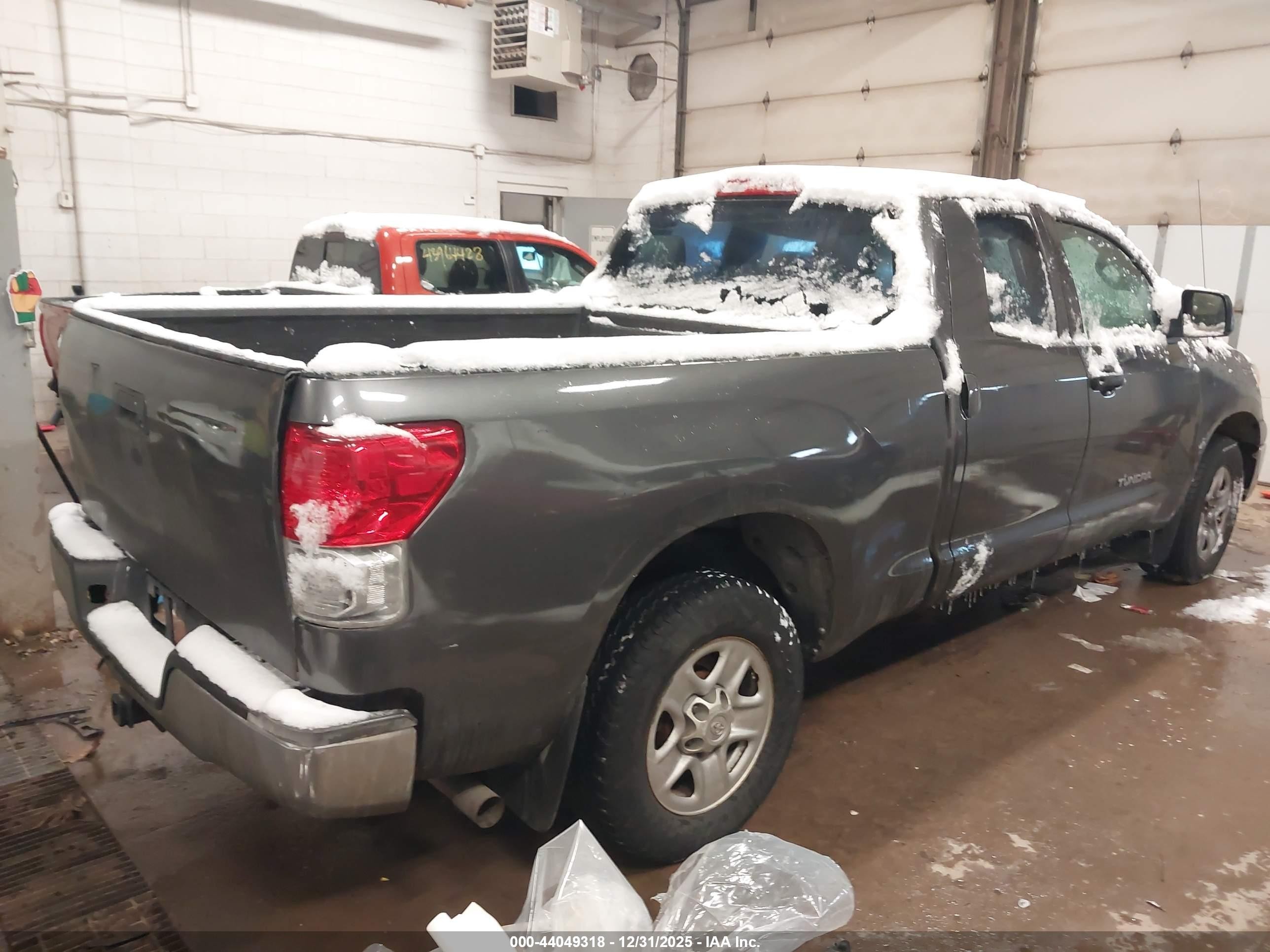 2011 Toyota Tundra Grade 5.7l V8 Gray vin: 5TFRY5F18BX098928