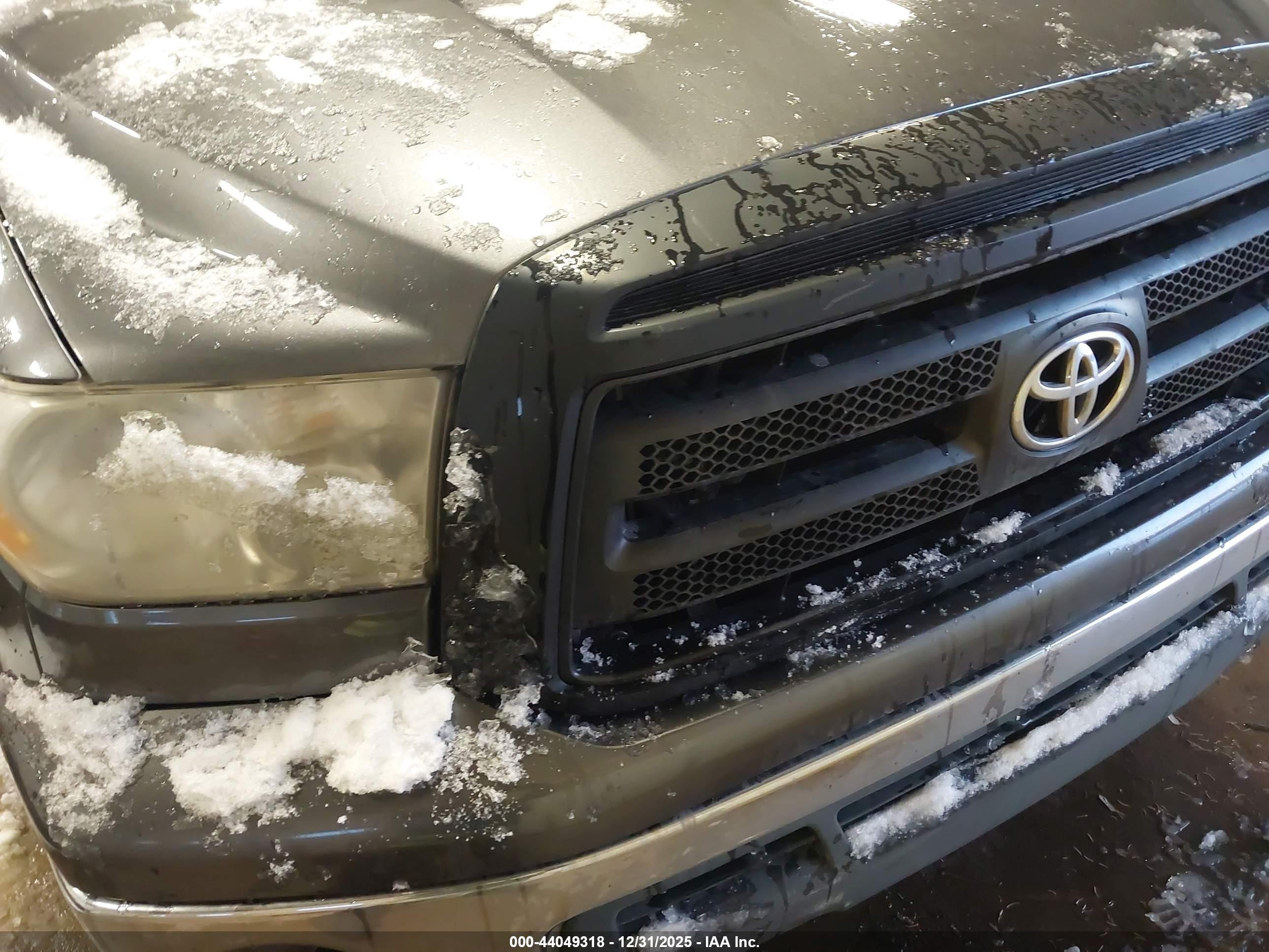2011 Toyota Tundra Grade 5.7l V8 Gray vin: 5TFRY5F18BX098928