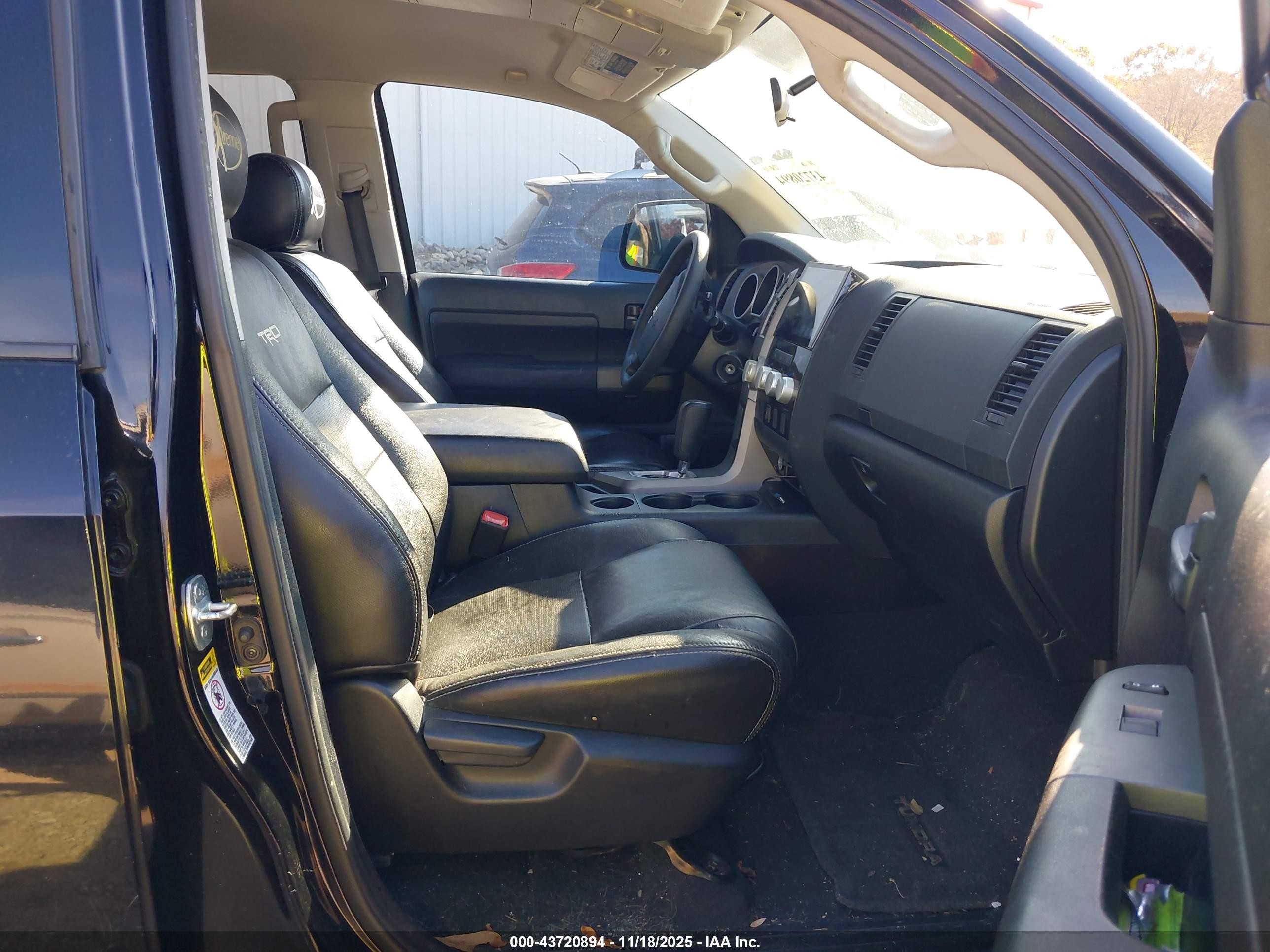 2011 Toyota Tundra Grade 5.7l V8 Black vin: 5TFRY5F18BX108891