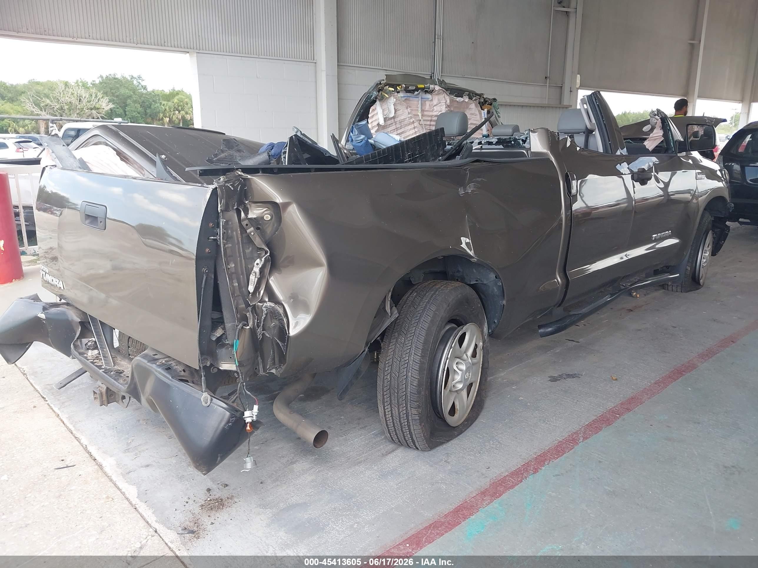2013 Toyota Tundra Grade 5.7l V8 Brown vin: 5TFRY5F18DX140212