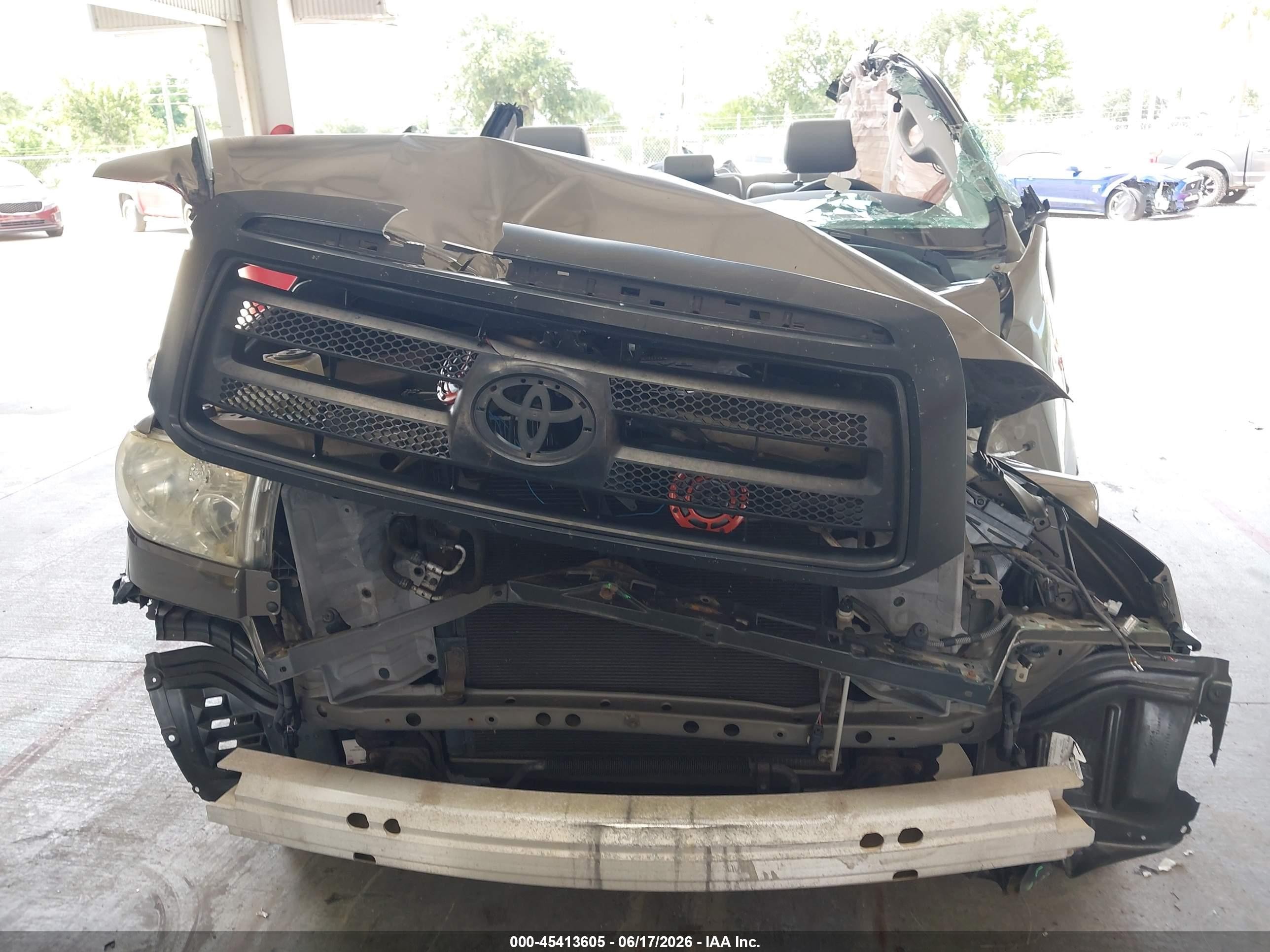 2013 Toyota Tundra Grade 5.7l V8 Brown vin: 5TFRY5F18DX140212