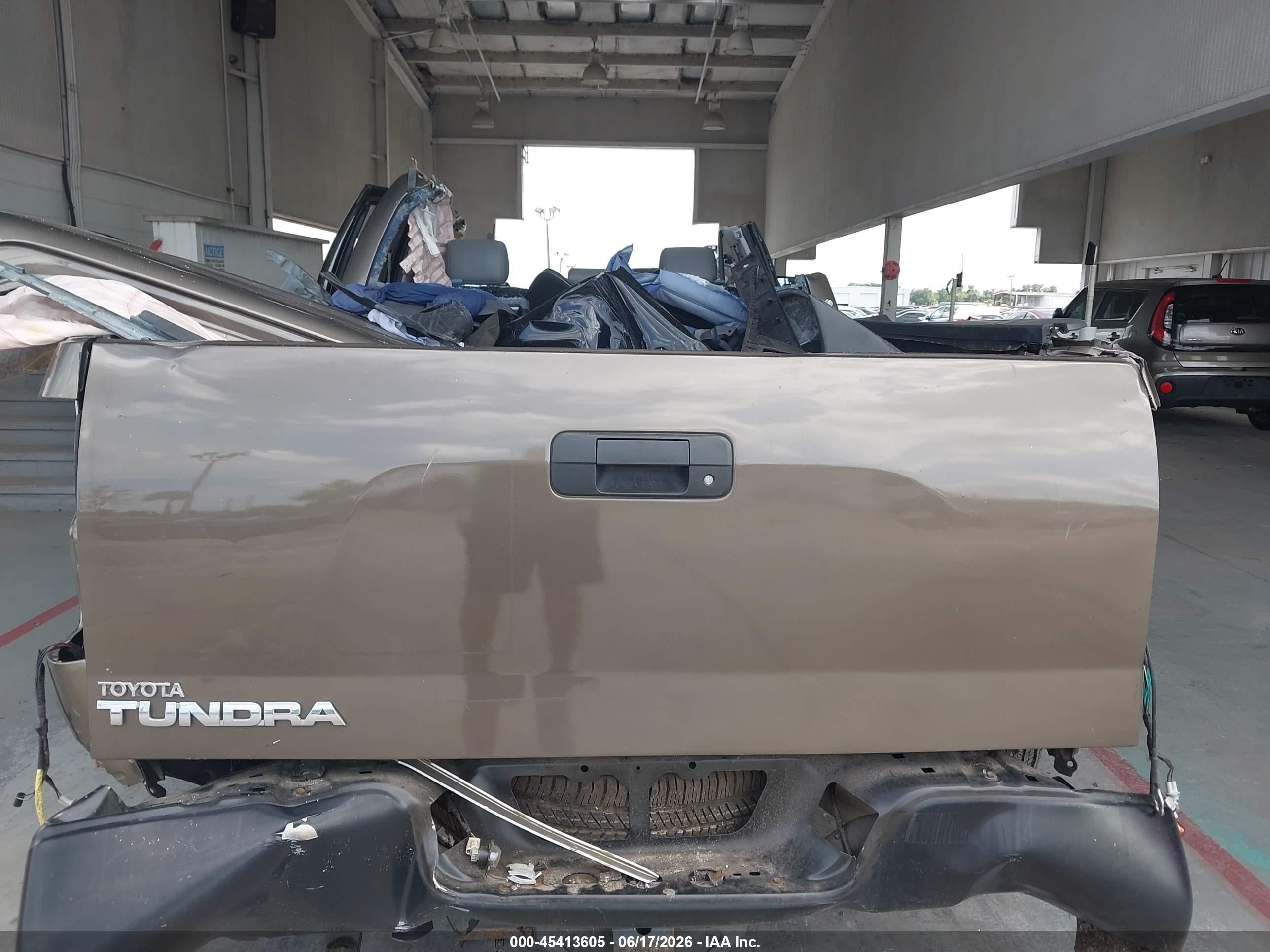 2013 Toyota Tundra Grade 5.7l V8 Brown vin: 5TFRY5F18DX140212
