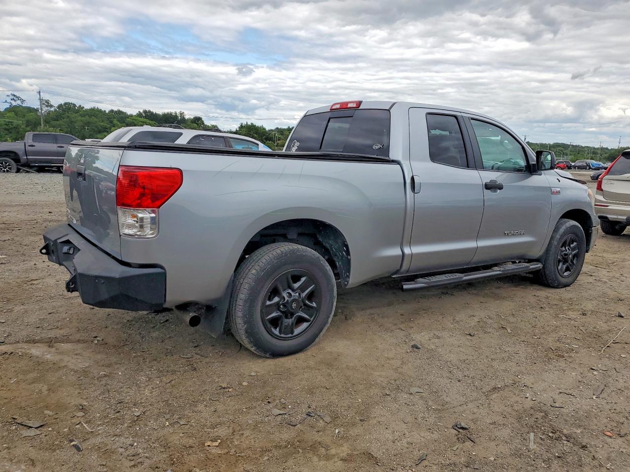 2013 Toyota Tundra Double Cab Sr5 Silver vin: 5TFRY5F18DX145894