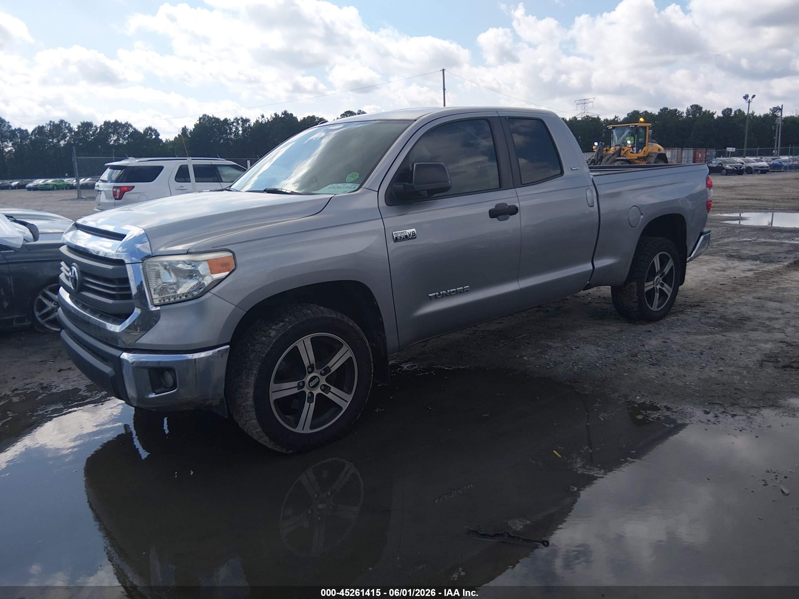 2014 Toyota Tundra Sr5 5.7l V8 Silver vin: 5TFRY5F18EX169615