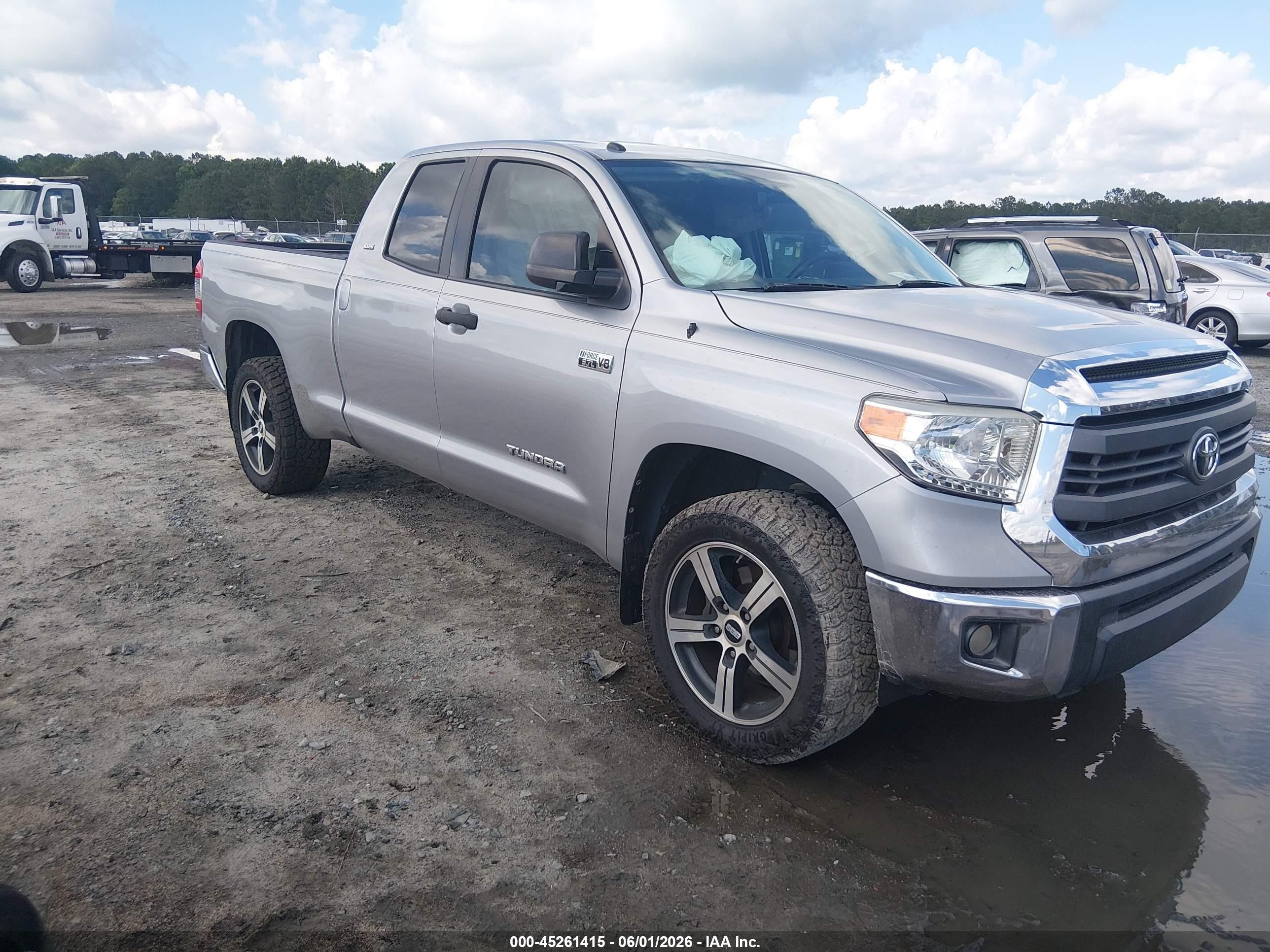 2014 Toyota Tundra Sr5 5.7l V8 Silver vin: 5TFRY5F18EX169615