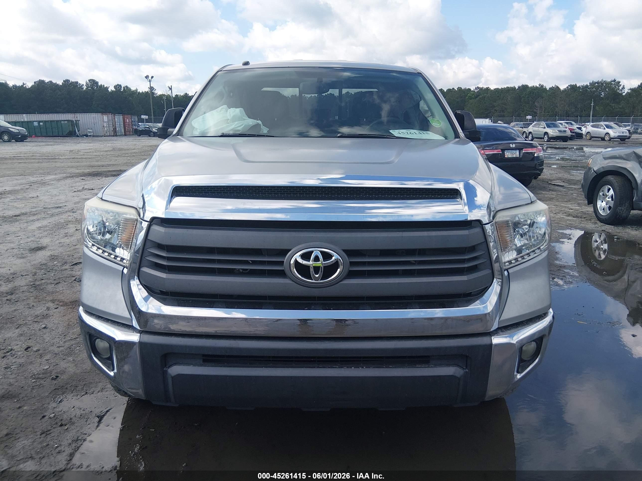 2014 Toyota Tundra Sr5 5.7l V8 Silver vin: 5TFRY5F18EX169615