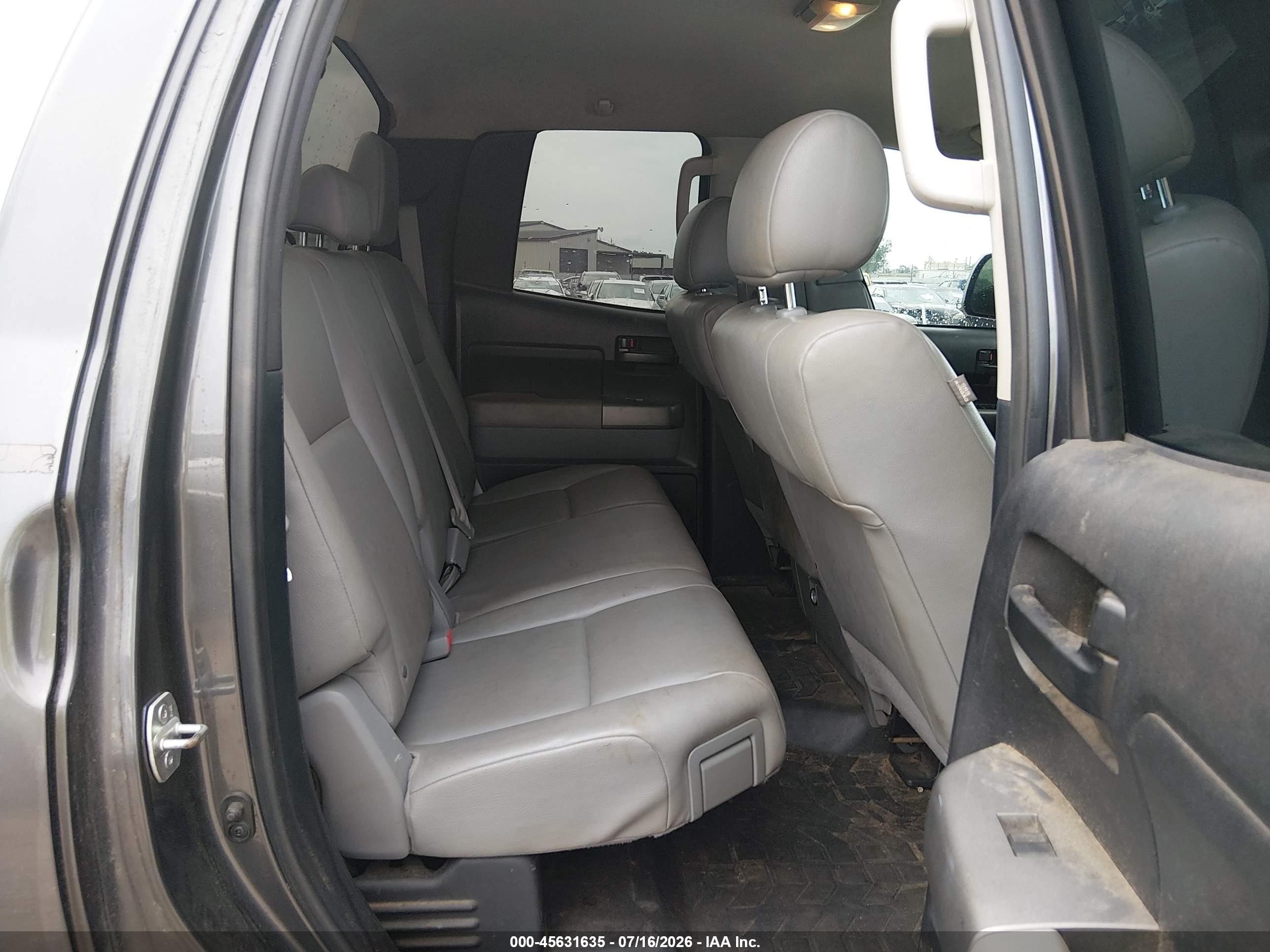 2011 Toyota Tundra Grade 5.7l V8 Черный vin: 5TFRY5F19BX100914