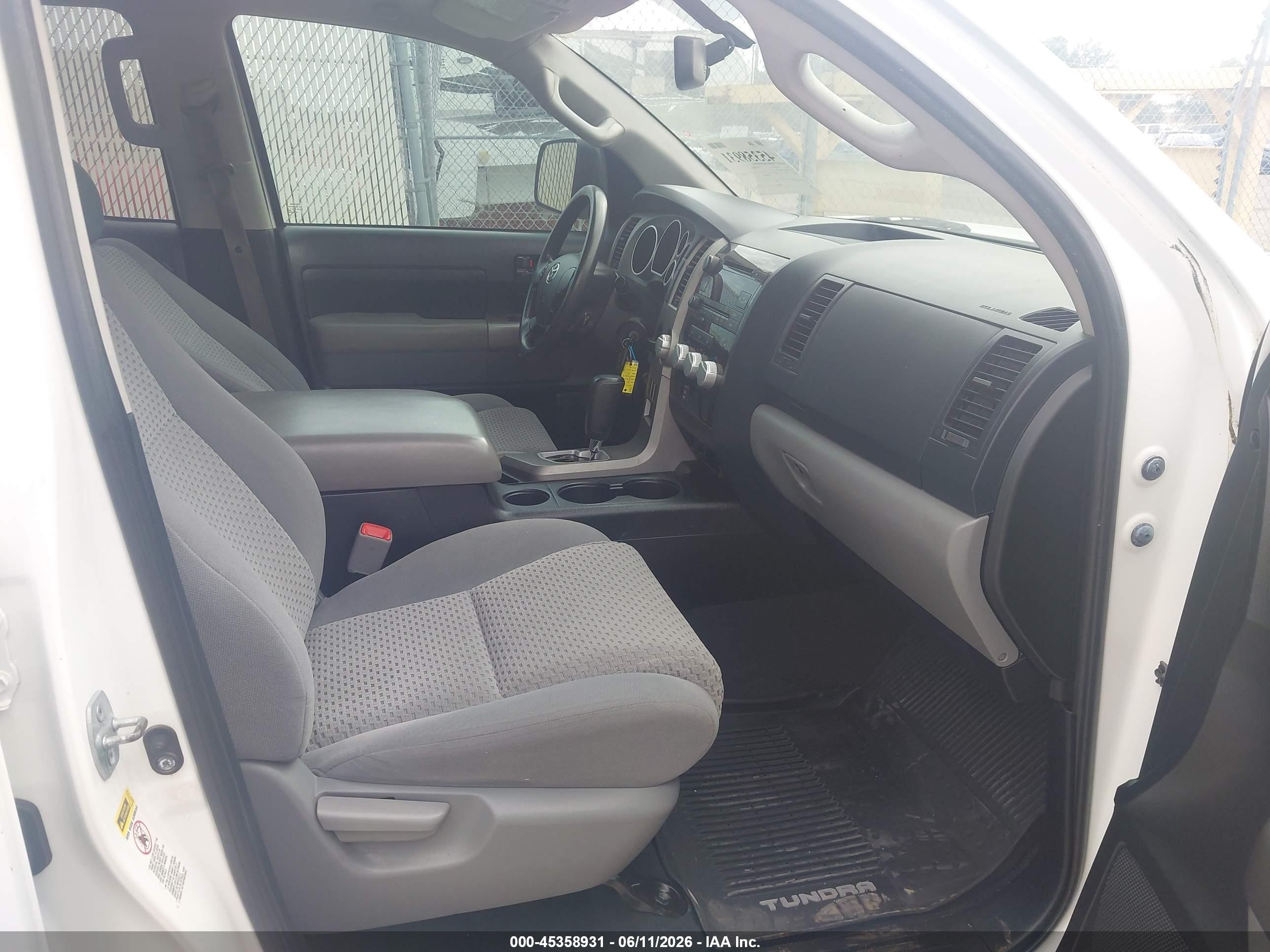 2013 Toyota Tundra Grade 5.7l V8 White vin: 5TFRY5F19DX138159