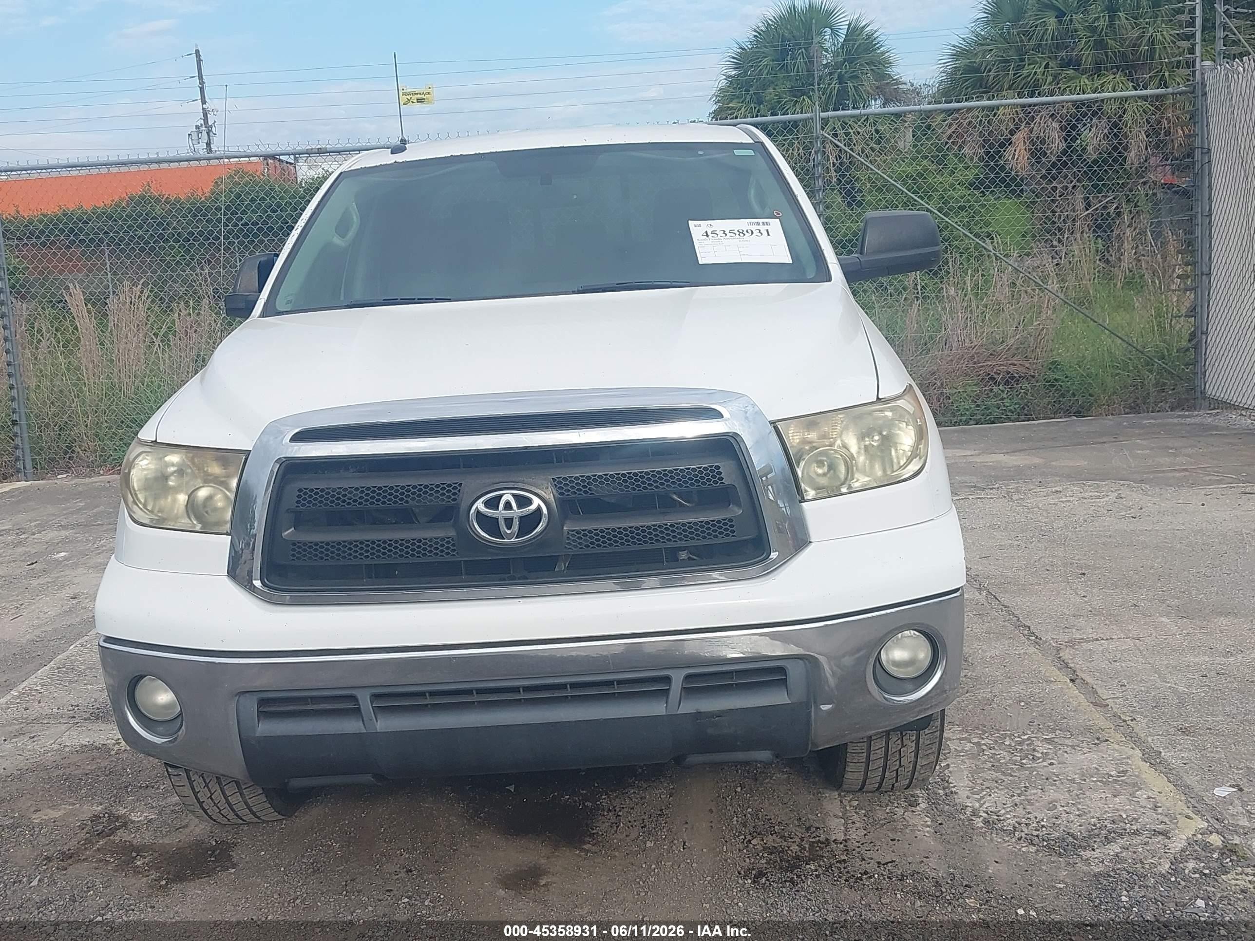 2013 Toyota Tundra Grade 5.7l V8 White vin: 5TFRY5F19DX138159