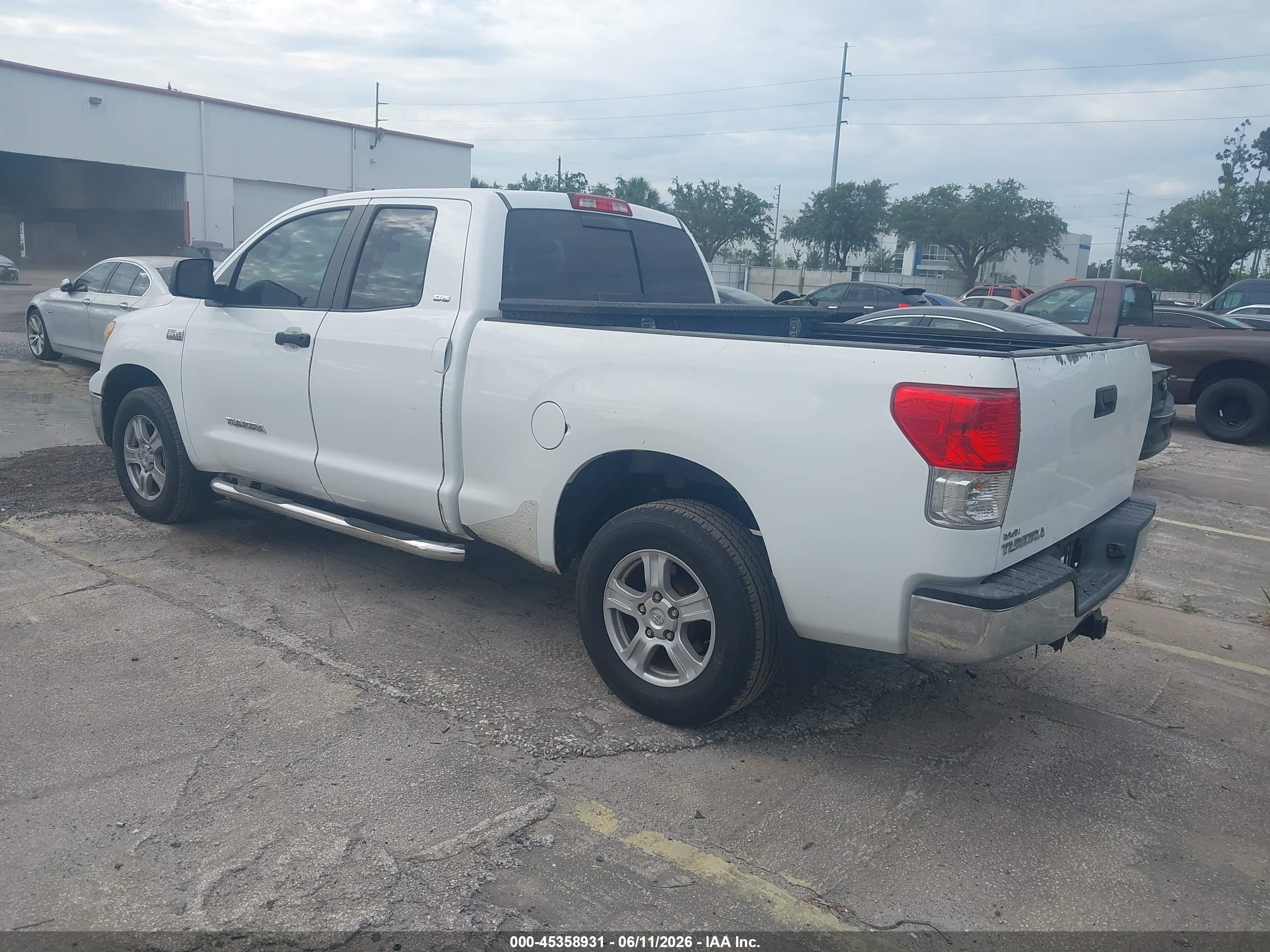2013 Toyota Tundra Grade 5.7l V8 White vin: 5TFRY5F19DX138159