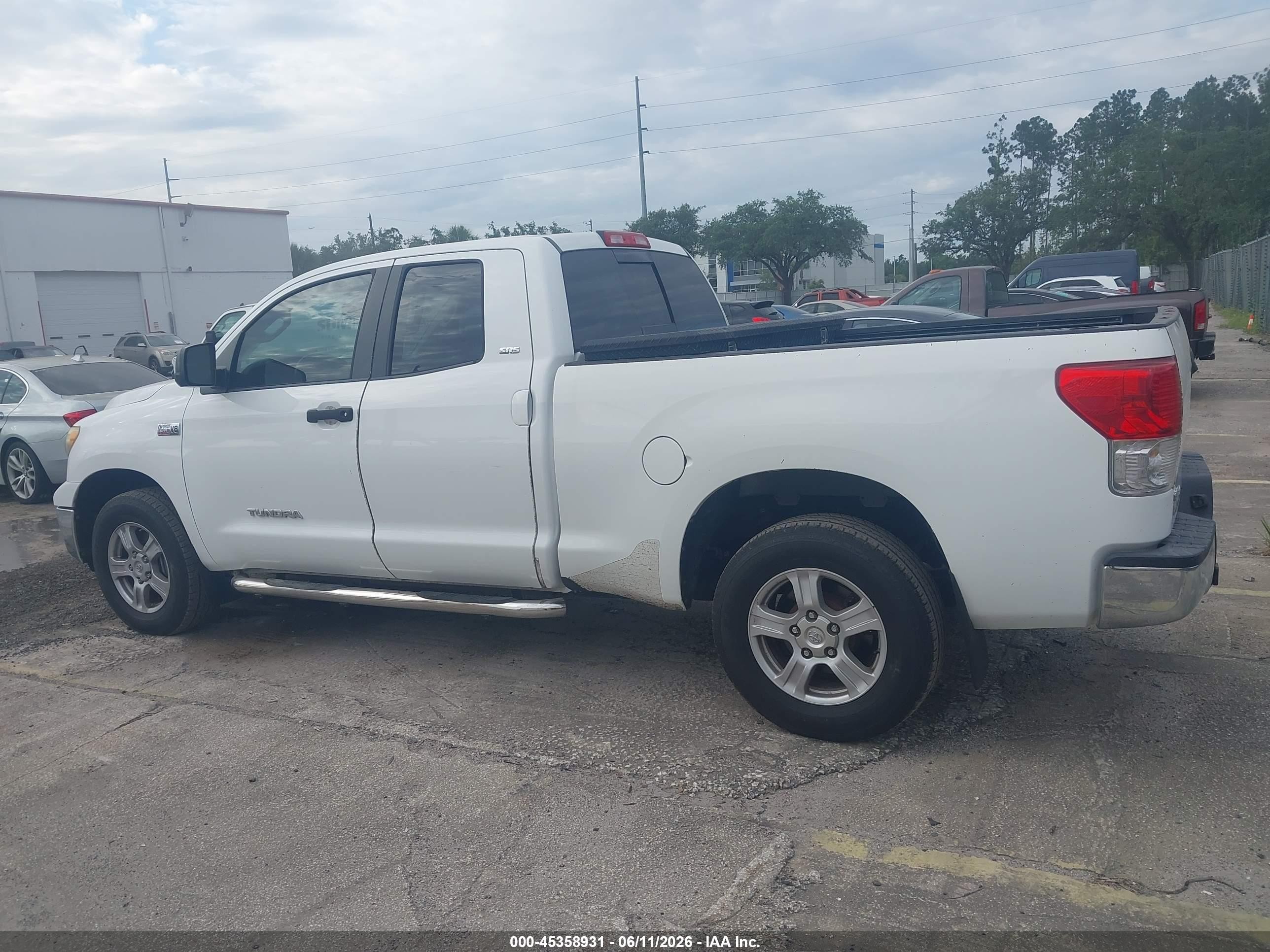 2013 Toyota Tundra Grade 5.7l V8 White vin: 5TFRY5F19DX138159