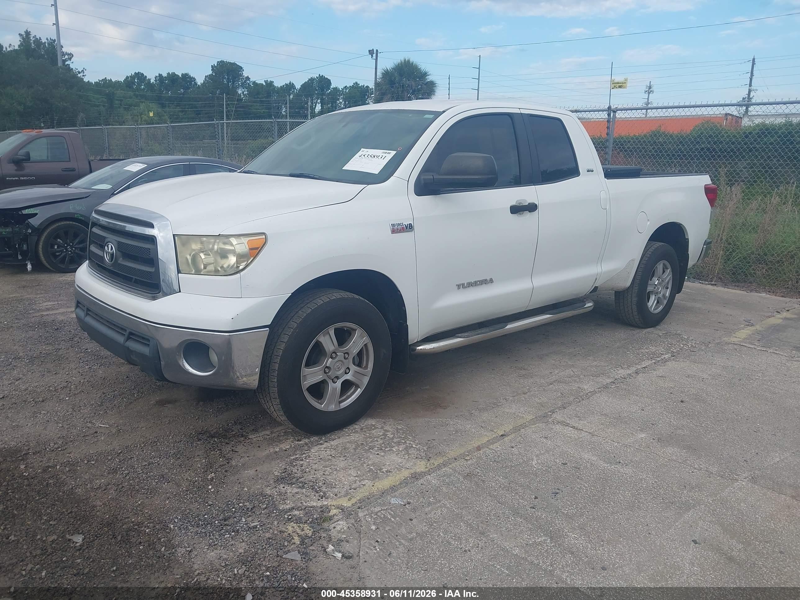 2013 Toyota Tundra Grade 5.7l V8 White vin: 5TFRY5F19DX138159