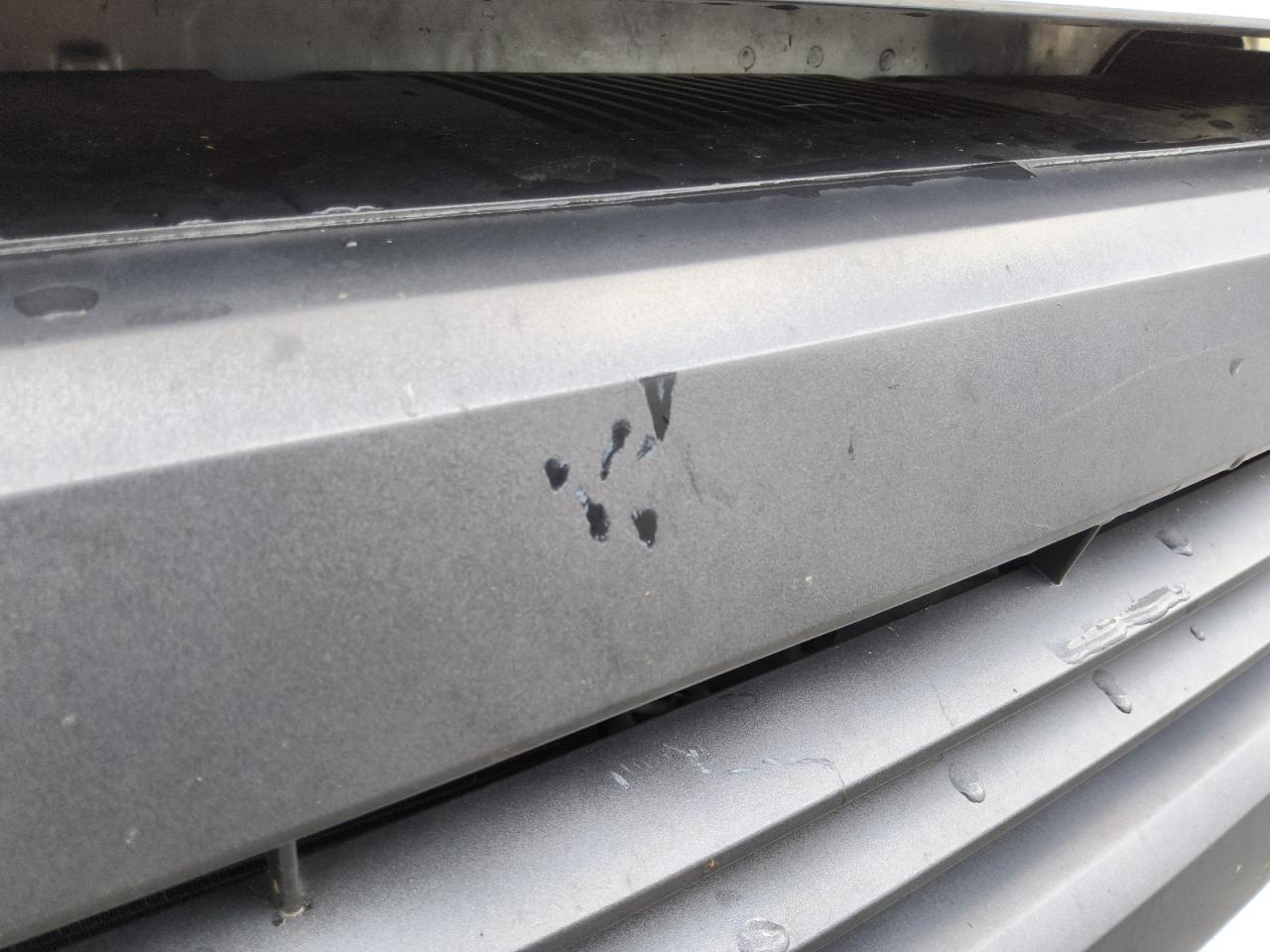 2014 Toyota Tundra Sr5 Silver vin: 5TFRY5F19EX170529 Damage: Grille, Heavy Scratch, 1 To 2 Inches