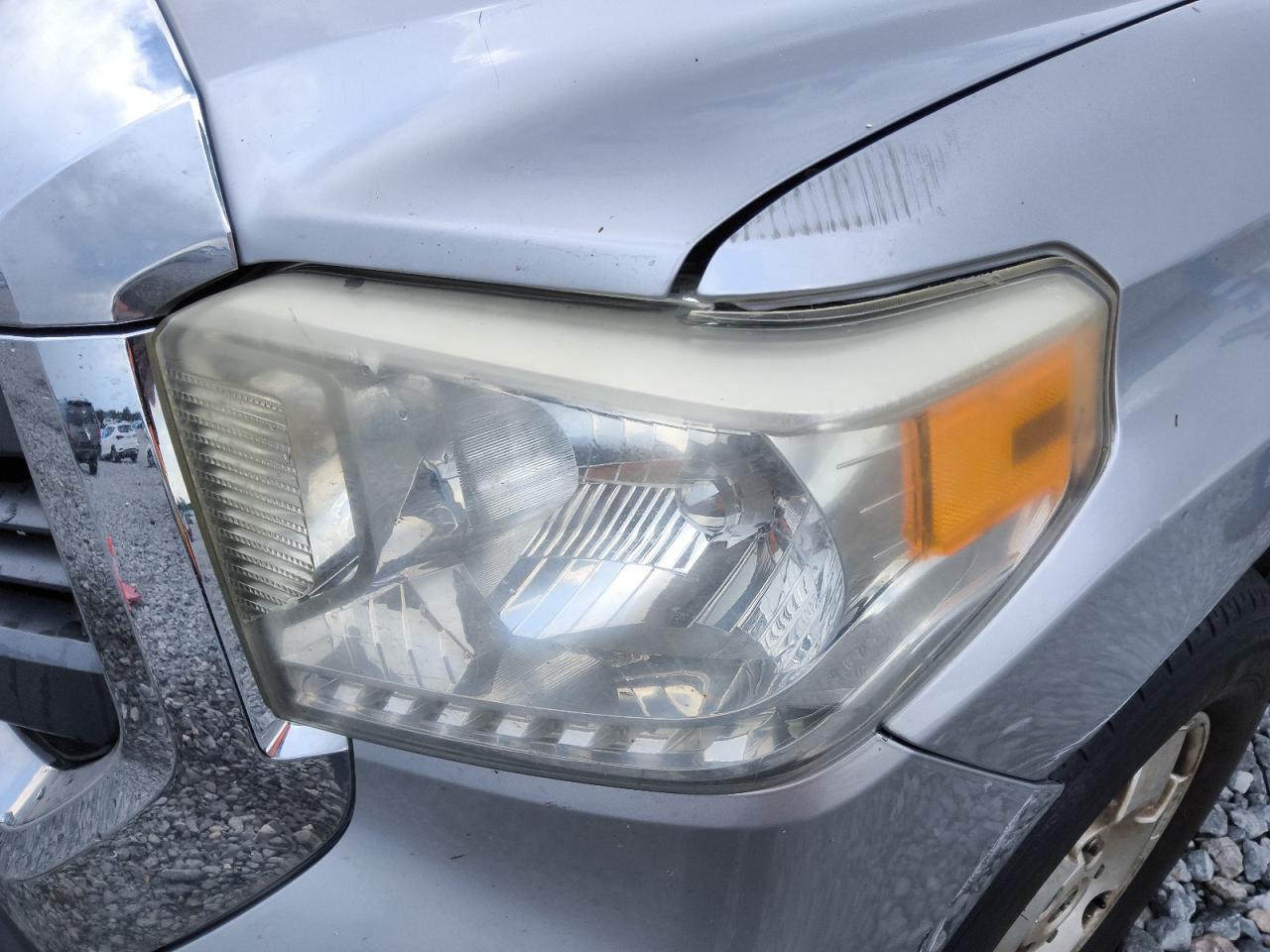 2014 Toyota Tundra Sr5 Silver vin: 5TFRY5F19EX170529 Damage: Left Head Lamp, Faded, Repair Required