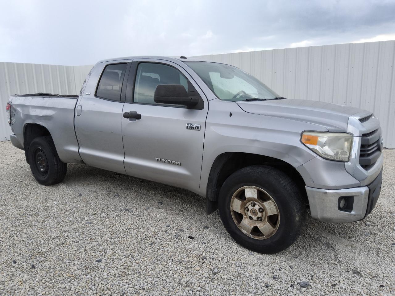 2014 Toyota Tundra Sr5 Silver vin: 5TFRY5F19EX170529 Damage: Right Front Tire, Worn, Replacement Required