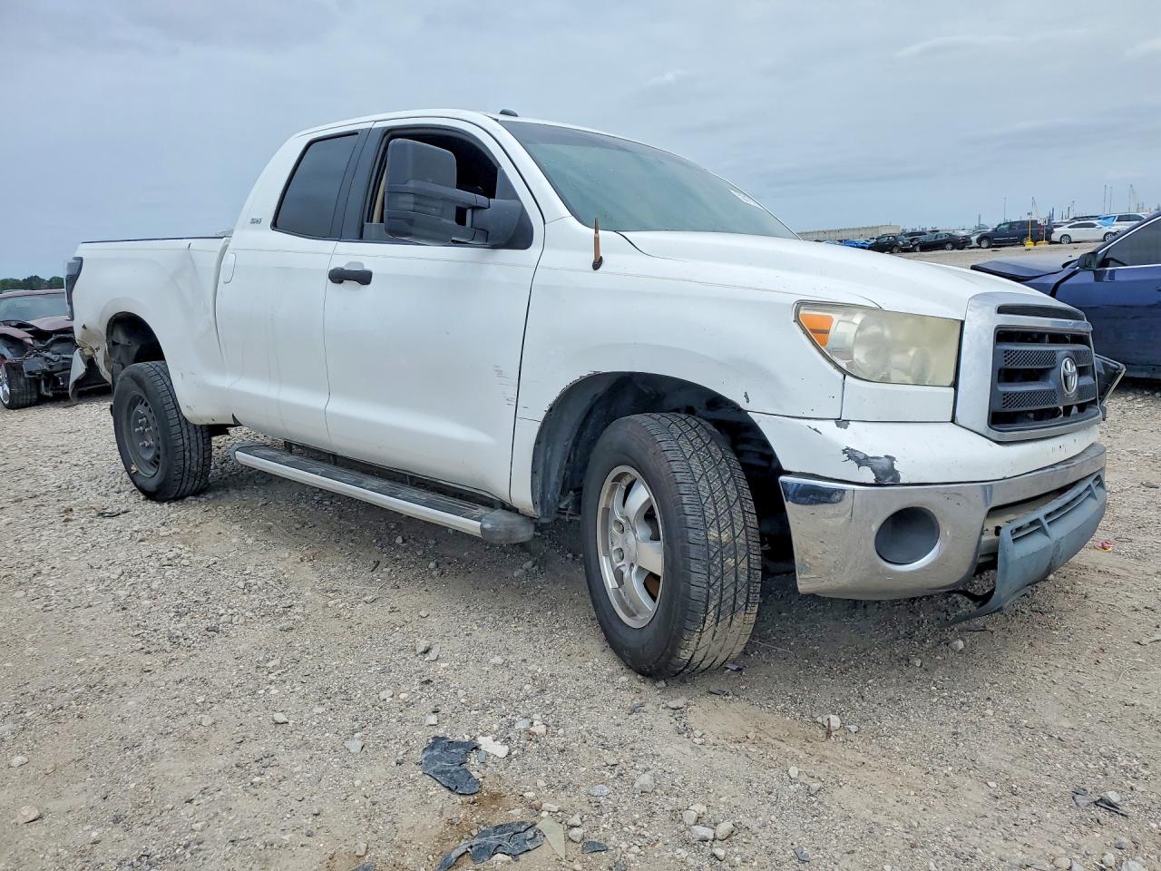 2010 Toyota Tundra White vin: 5TFRY5F1XAX077707