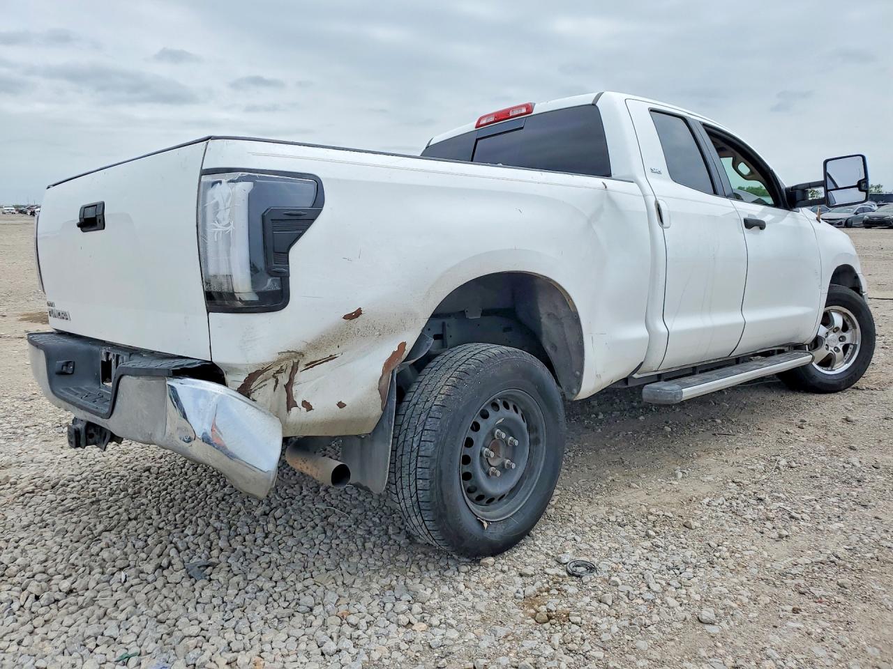 2010 Toyota Tundra White vin: 5TFRY5F1XAX077707