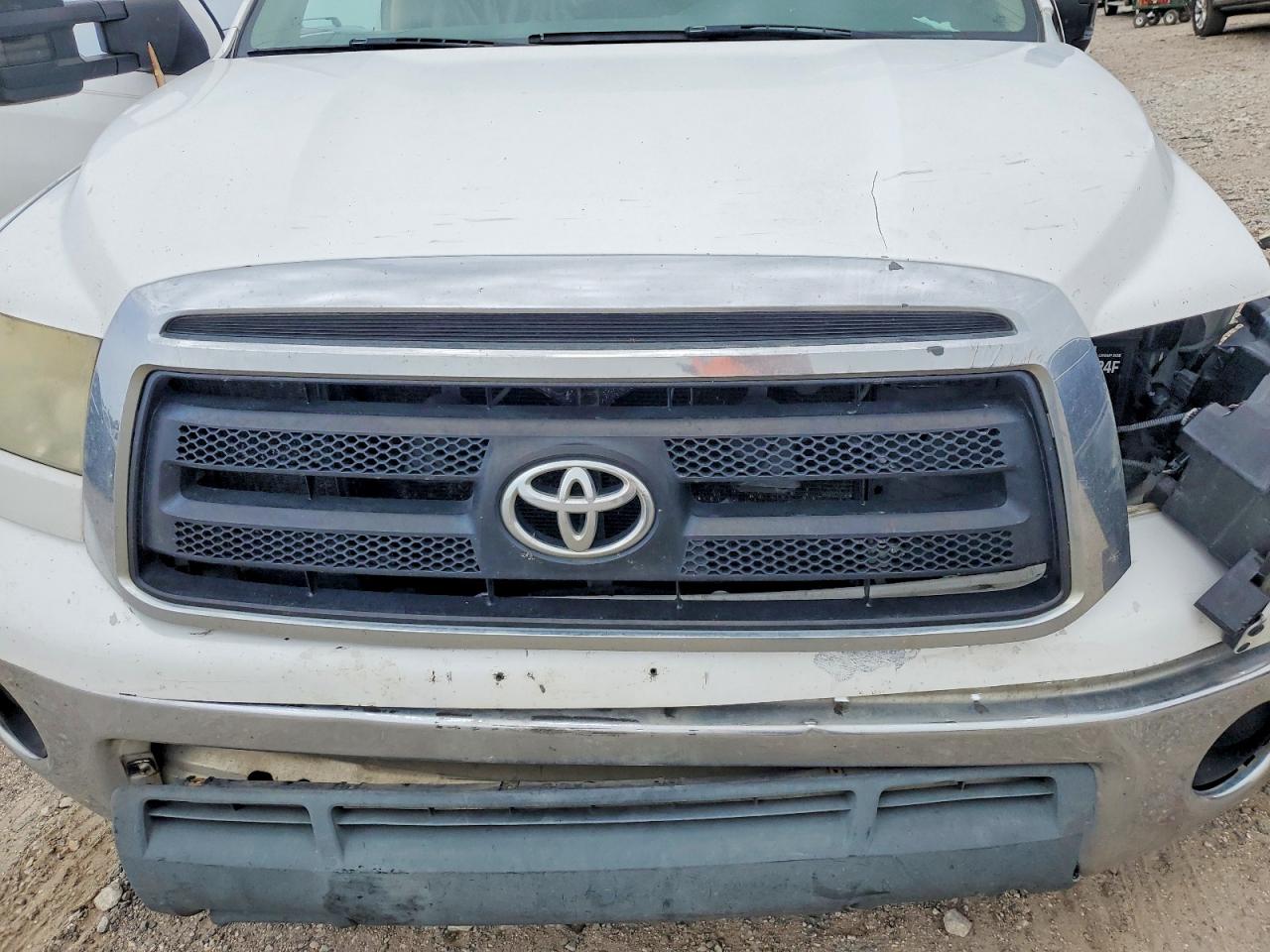 2010 Toyota Tundra White vin: 5TFRY5F1XAX077707