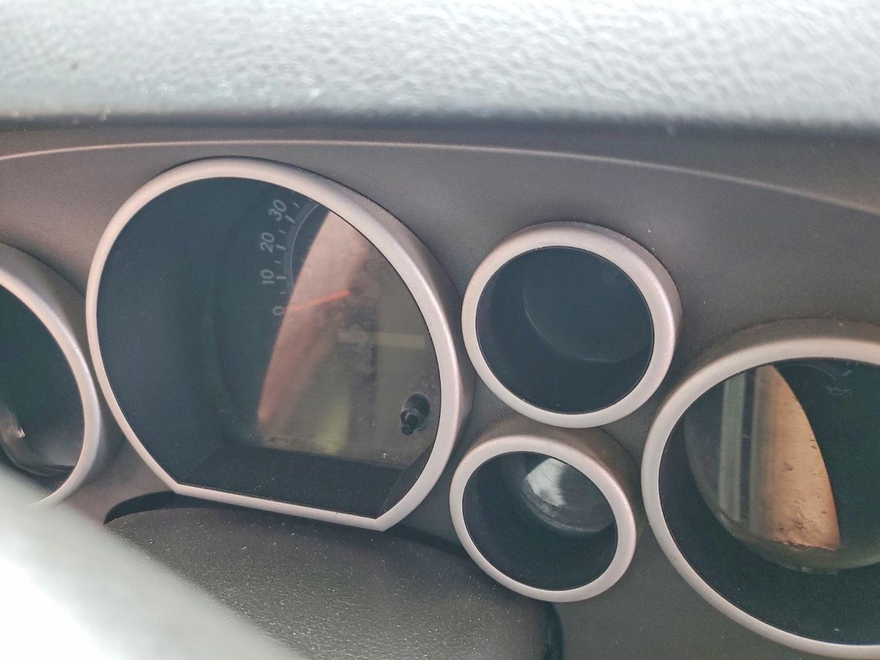 2010 Toyota Tundra White vin: 5TFRY5F1XAX077707