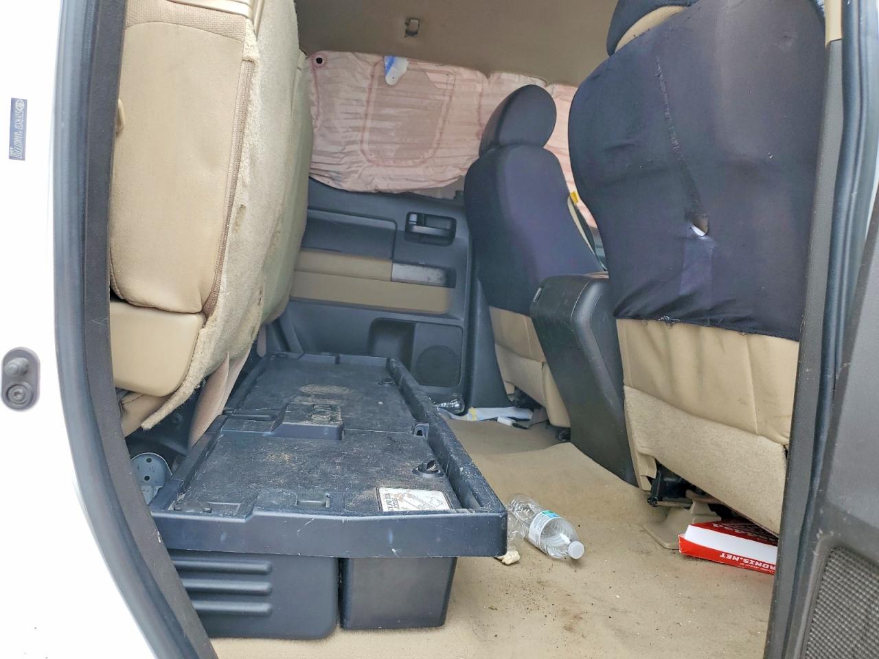 2010 Toyota Tundra White vin: 5TFRY5F1XAX077707