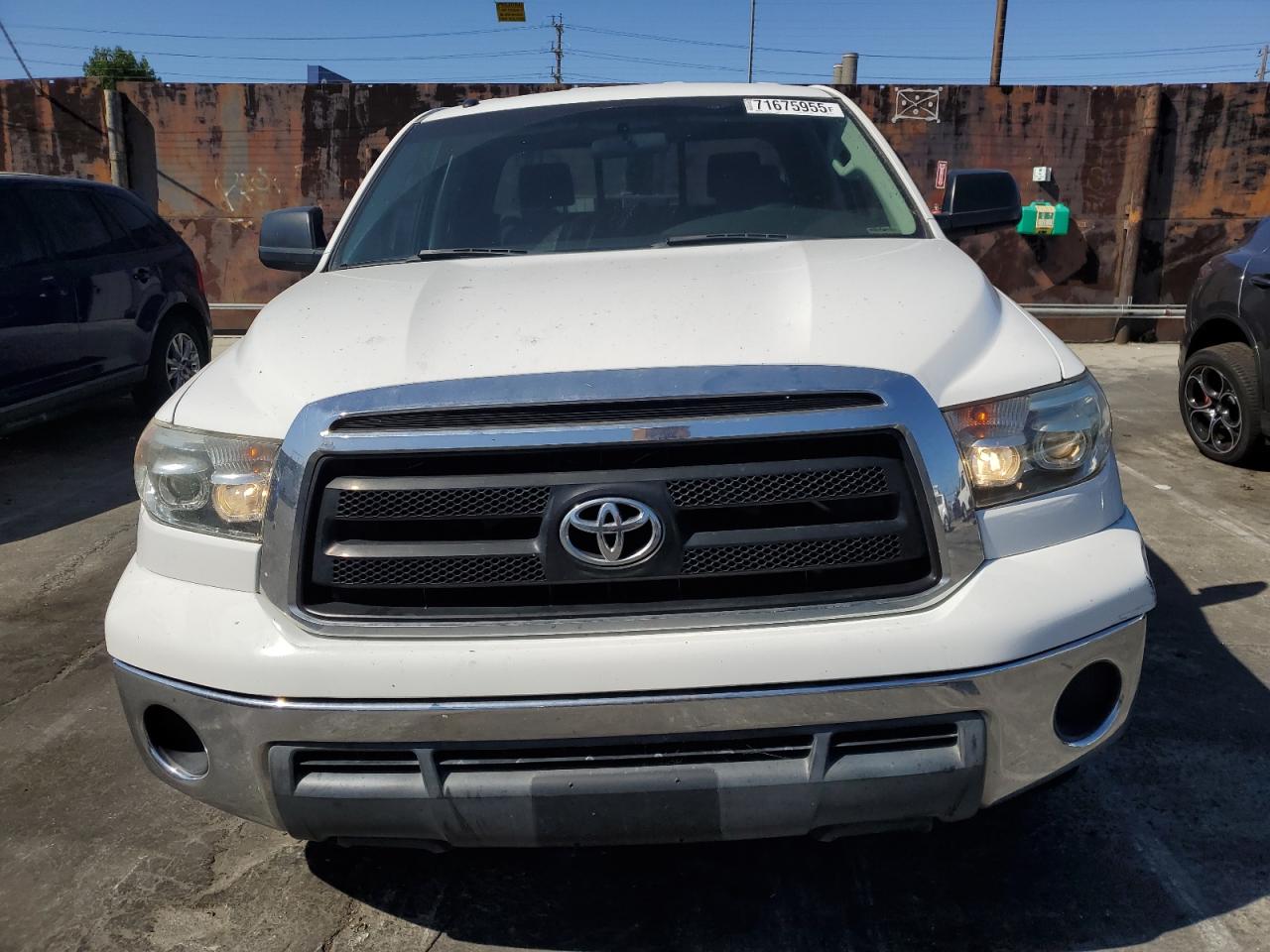 2010 Toyota Tundra Double Cab Sr5 Белый vin: 5TFRY5F1XAX088464