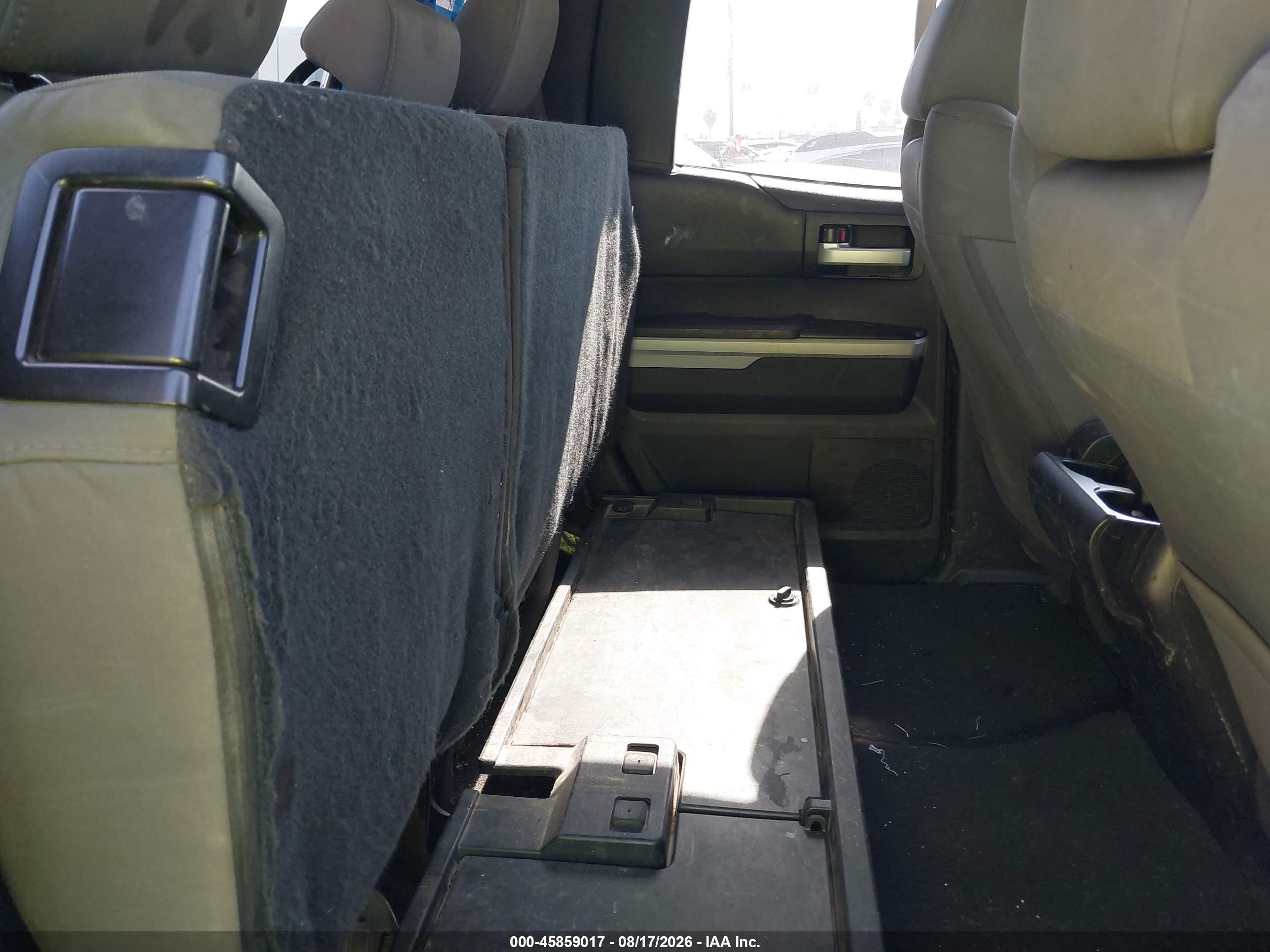 2015 Toyota Tundra Sr5 5.7l V8 Silver vin: 5TFRY5F1XFX185753