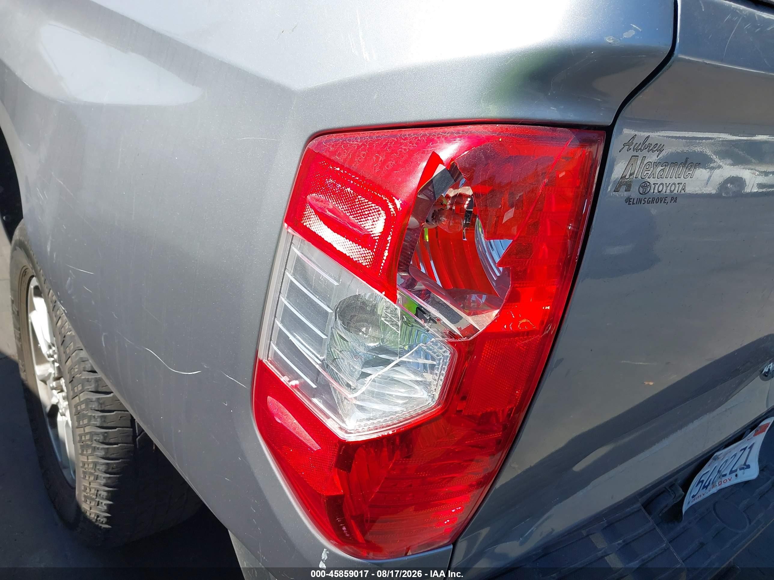 2015 Toyota Tundra Sr5 5.7l V8 Silver vin: 5TFRY5F1XFX185753