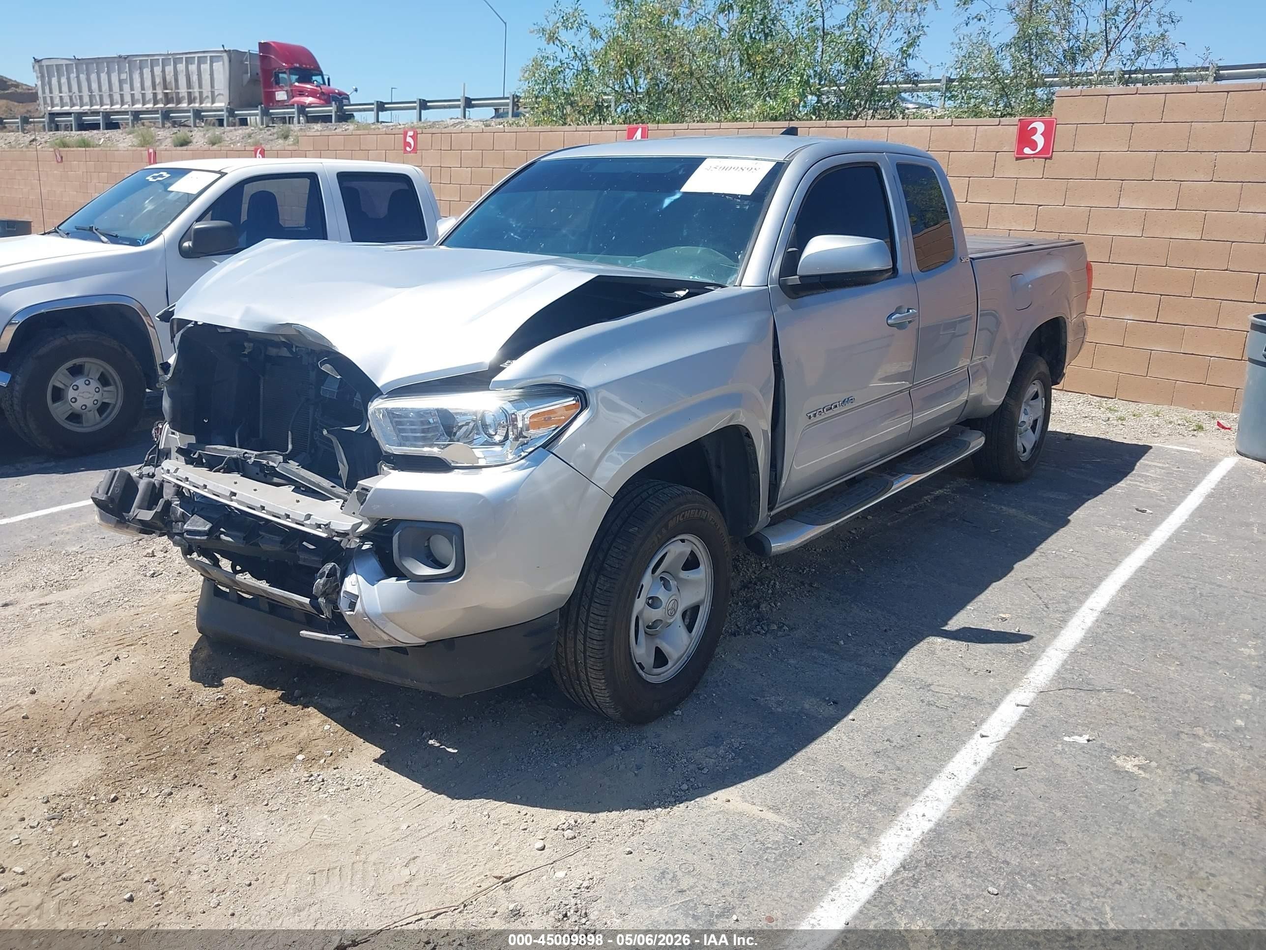 2016 Toyota Tacoma Sr5 V6 Серебряный vin: 5TFRZ5CNXGX006293