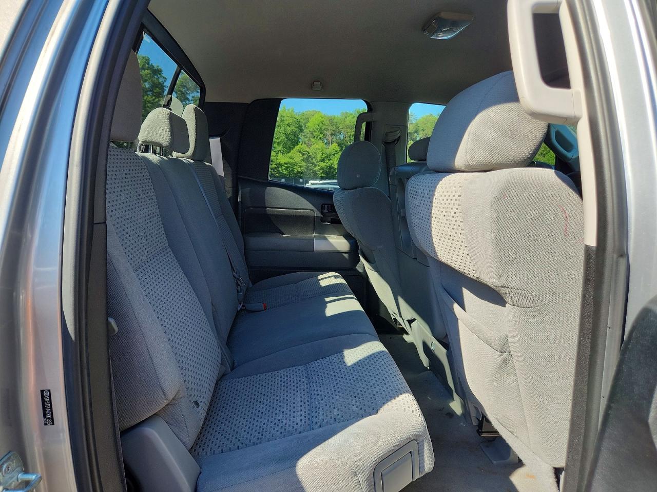 2007 Toyota Tundra Double Cab Sr5 Silver vin: 5TFST54147X001699