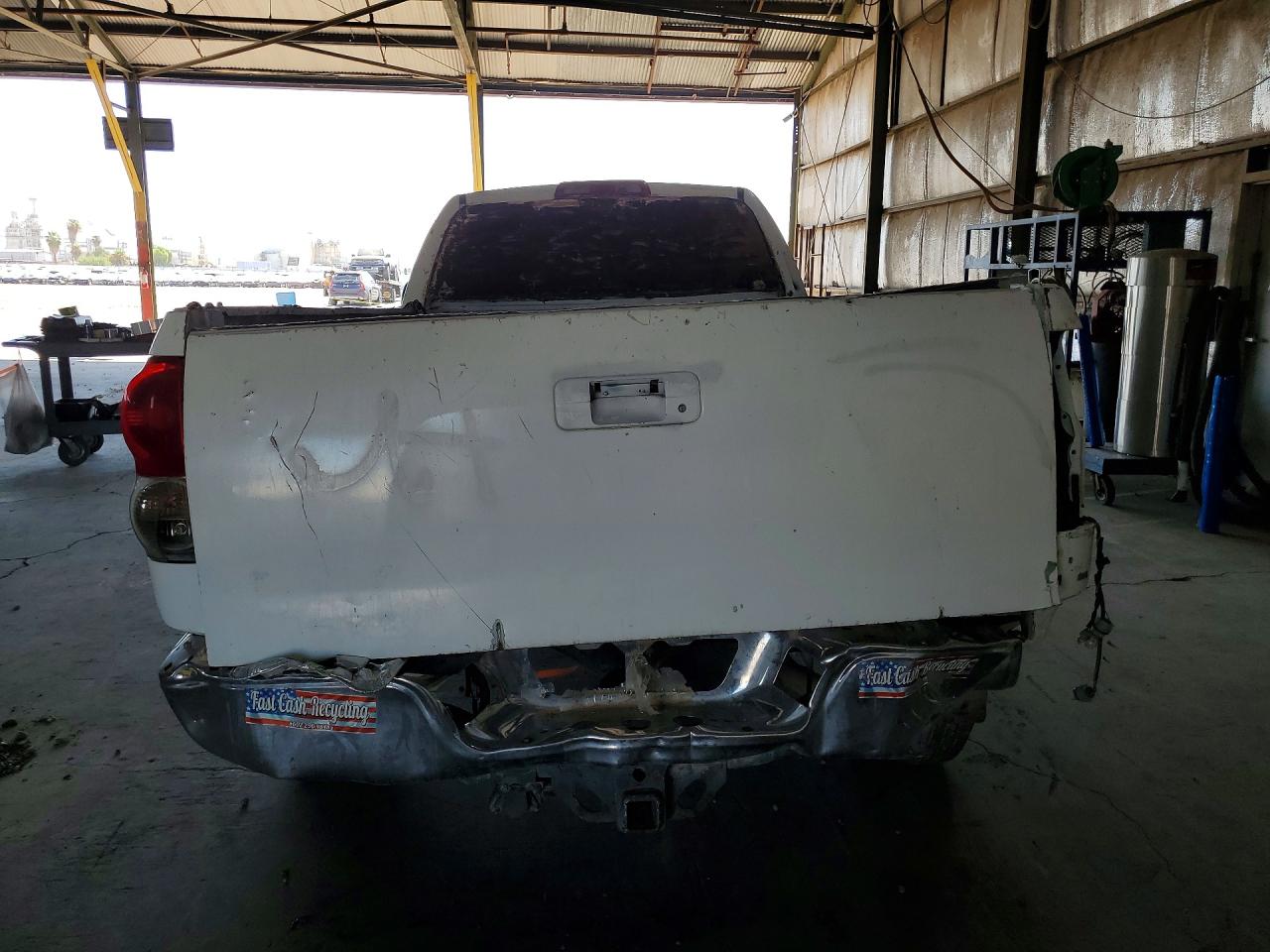 2008 Toyota Tundra Grade White vin: 5TFSV54128X005911