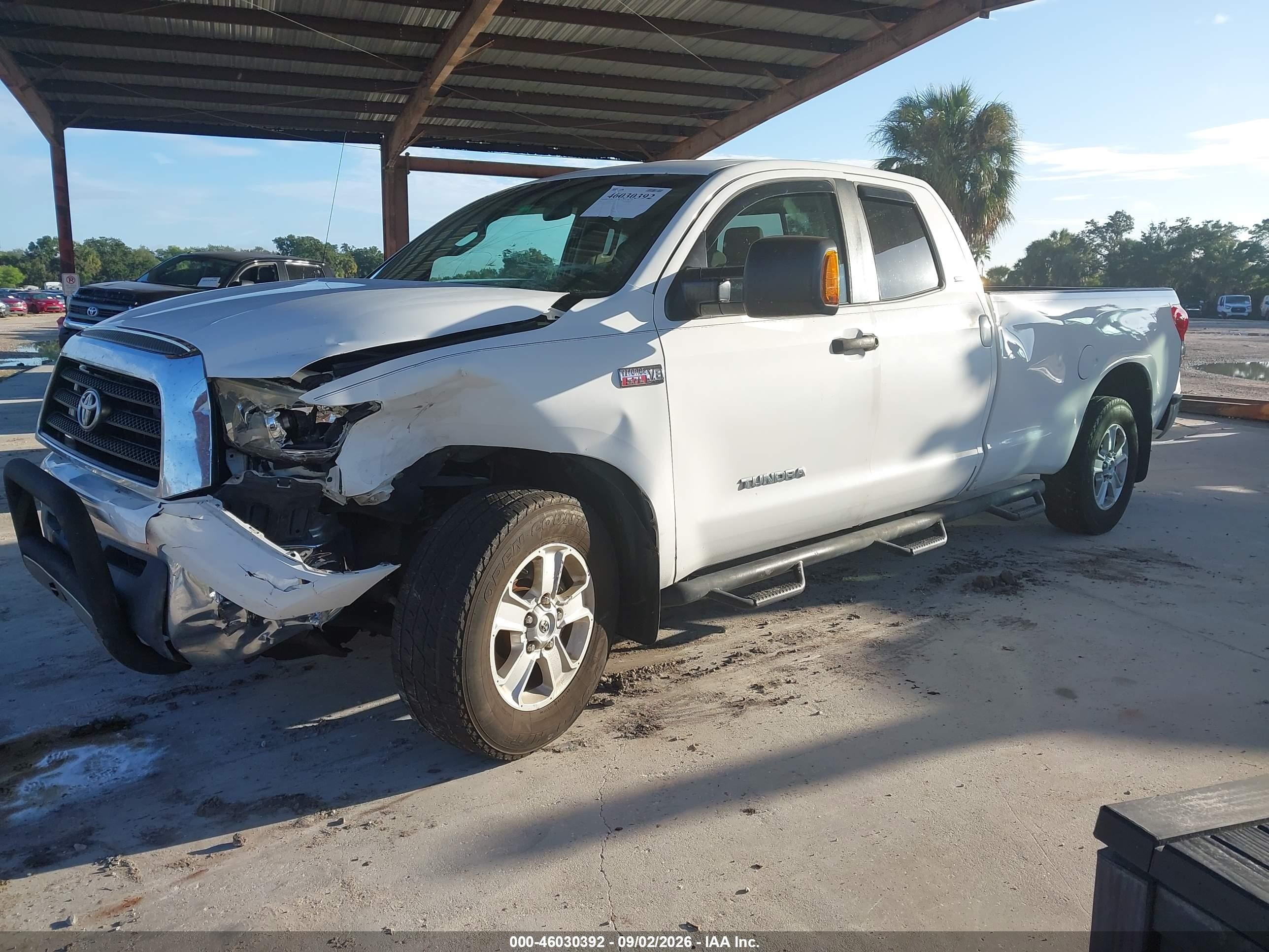 2007 Toyota Tundra Double Cab Sr5 White vin: 5TFSV54187X001912