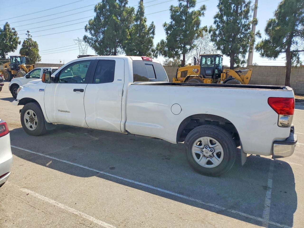 2007 Toyota Tundra Double Cab Sr5 White vin: 5TFSV54187X004065