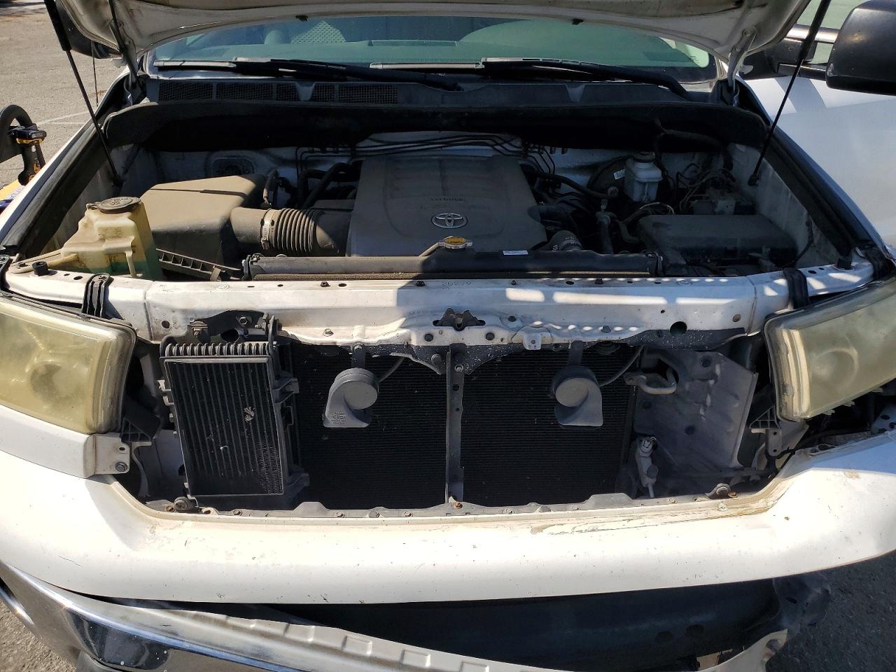 2007 Toyota Tundra Double Cab Sr5 White vin: 5TFSV54187X004065