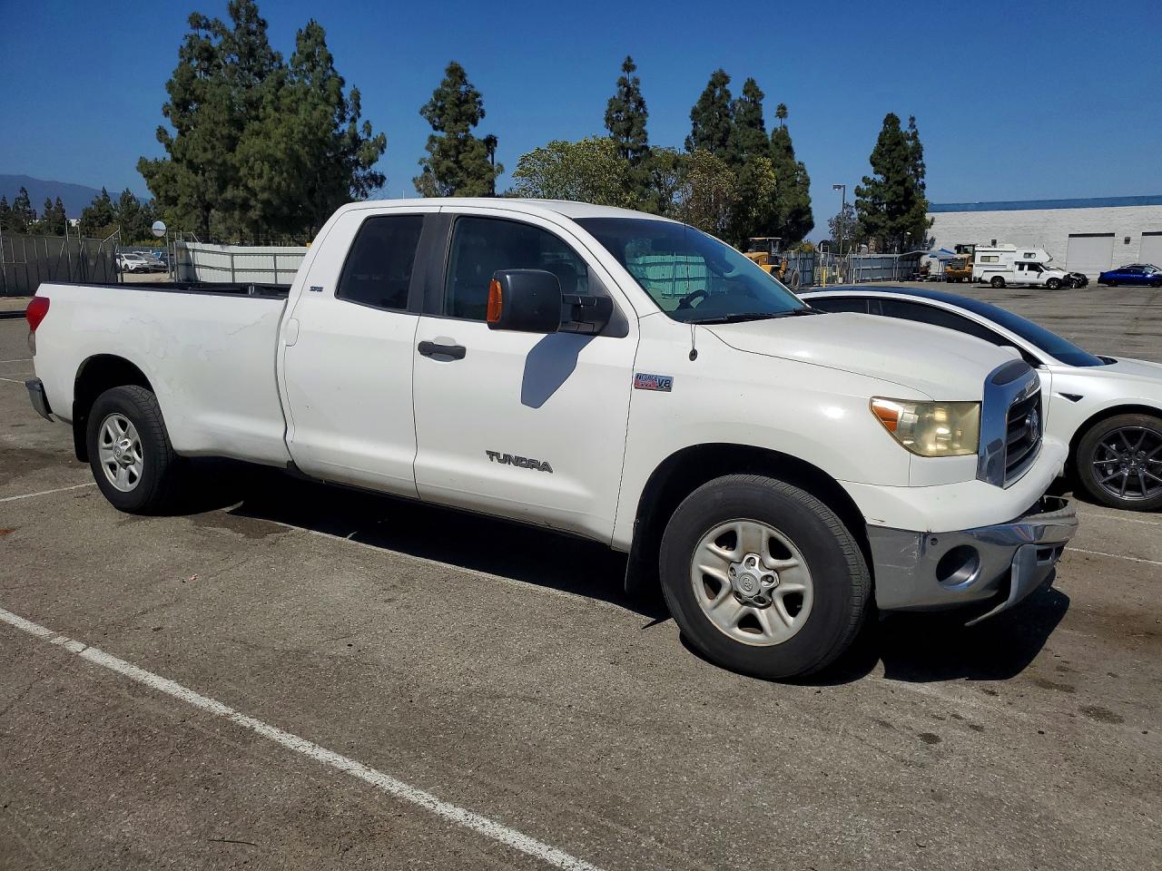 2007 Toyota Tundra Double Cab Sr5 White vin: 5TFSV54187X004065