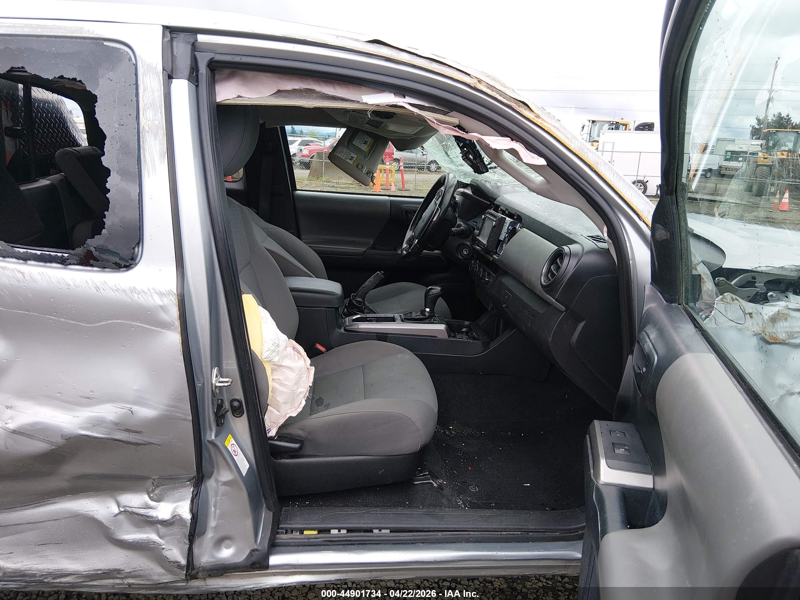 2018 Toyota Tacoma Sr5 Silver vin: 5TFSX5EN2JX062997