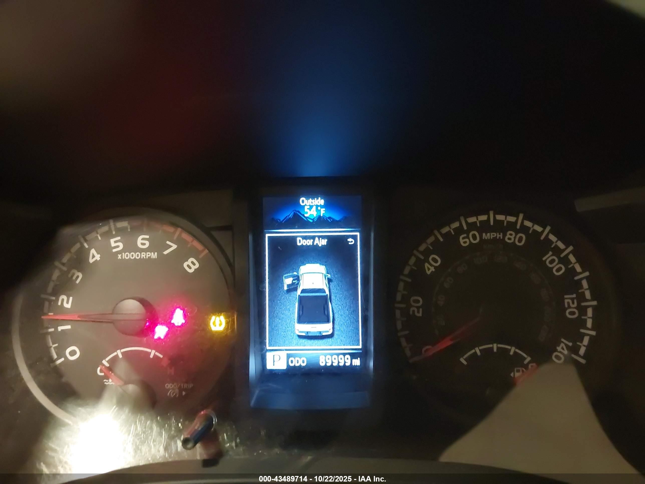 2018 Toyota Tacoma Sr Серебряный vin: 5TFSX5EN4JX062161