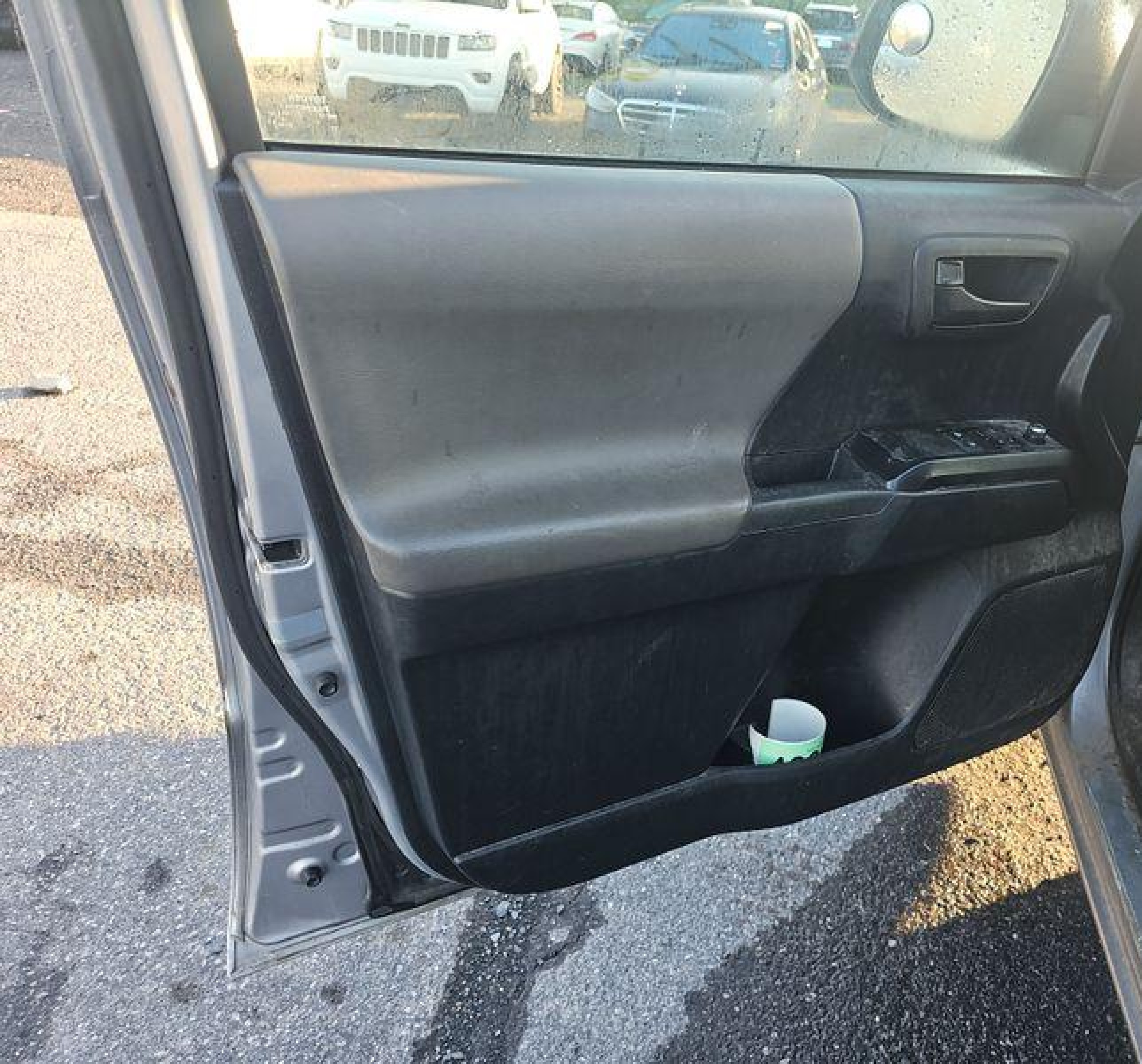 2018 Toyota Tacoma Sr vin: 5TFSX5EN6JX062677