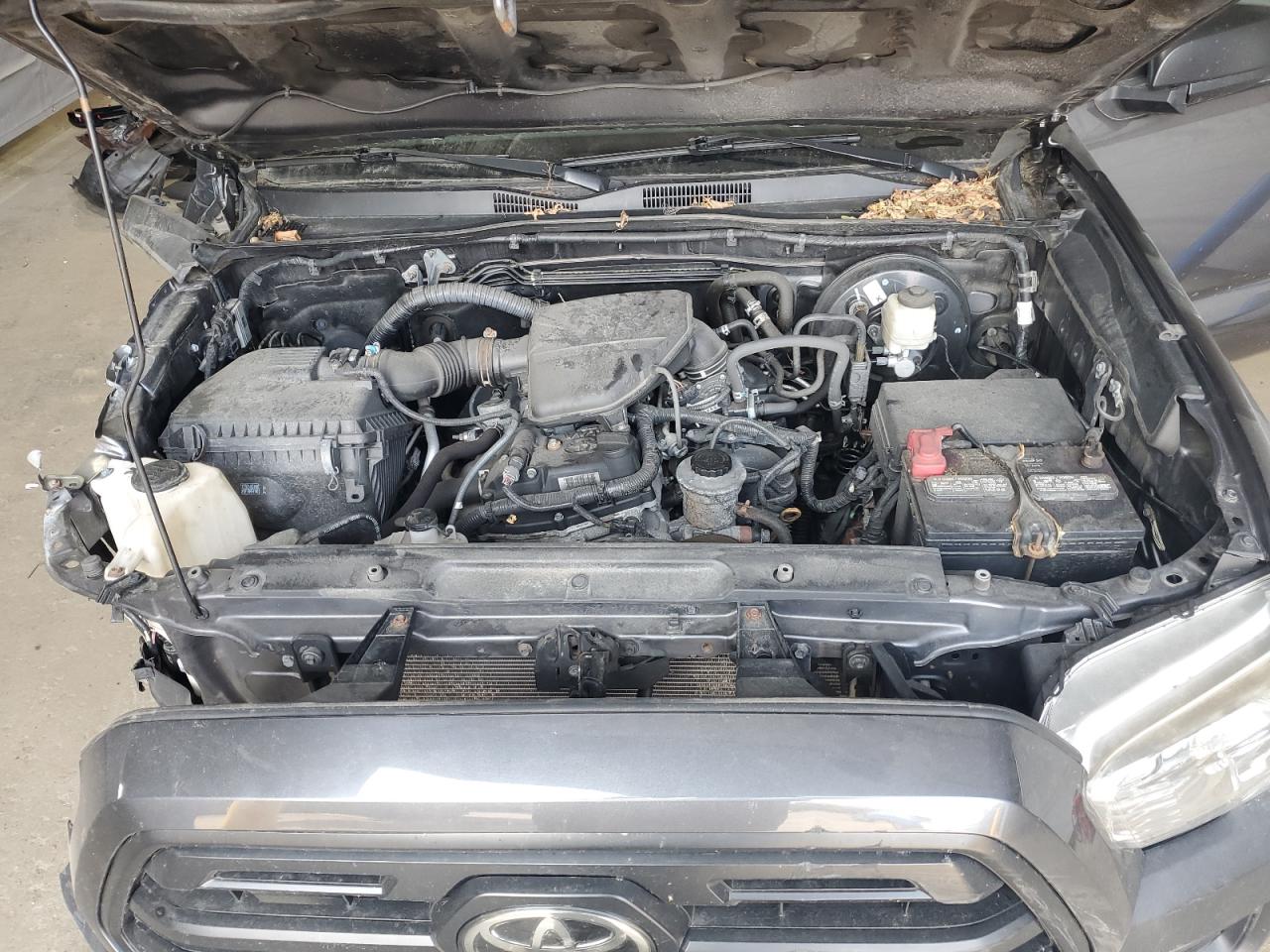 2018 Toyota Tacoma Access Cab Gray vin: 5TFSX5EN6JX063313