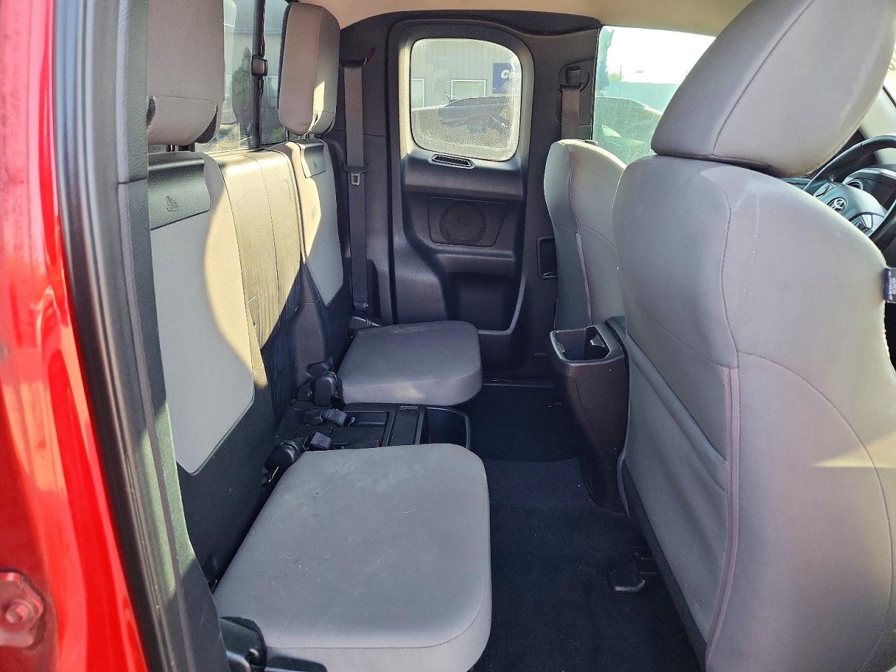 2016 Toyota Tacoma Sr5 Red vin: 5TFSX5EN8GX044173