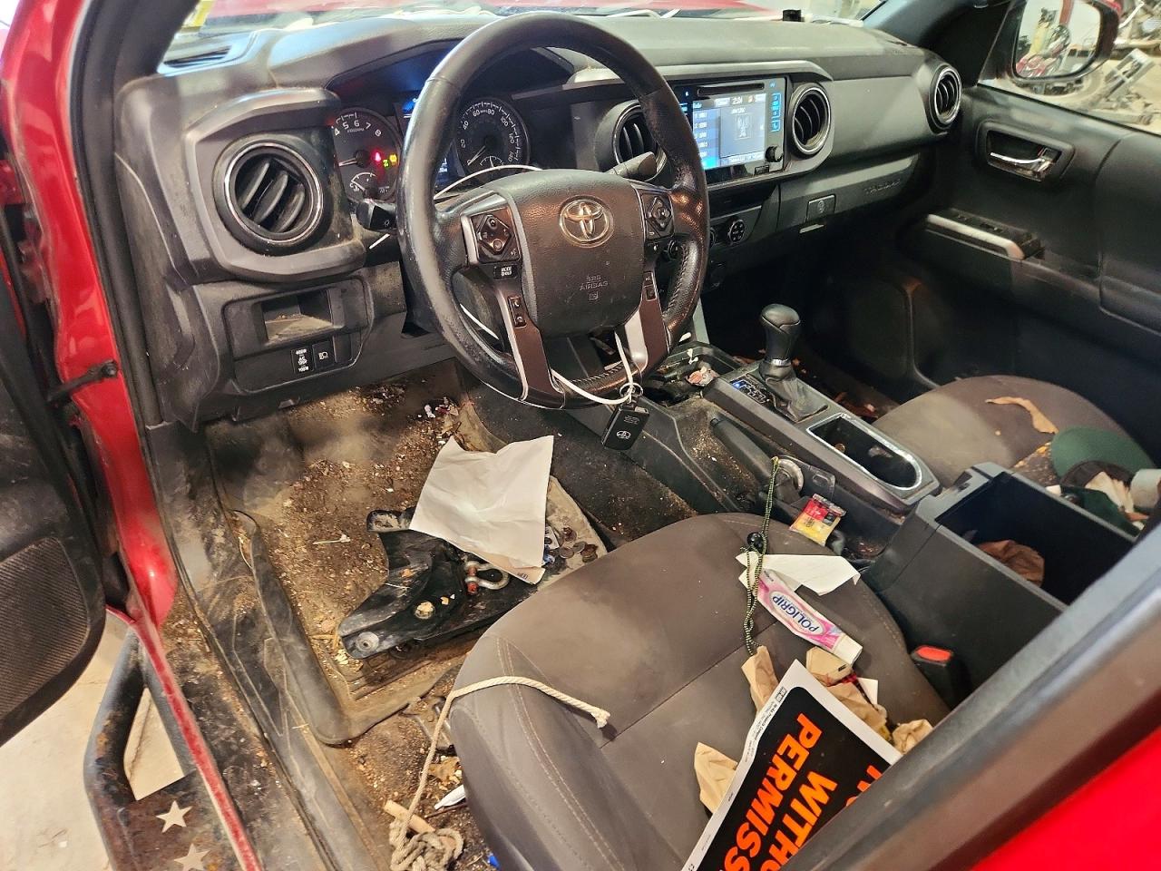 2018 Toyota Tacoma Trd Off-road Red vin: 5TFSZ5AN1JX133560