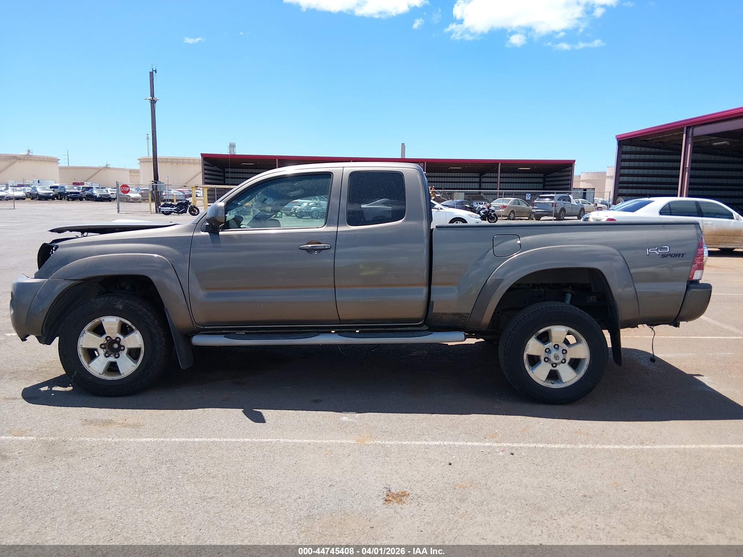2011 Toyota Tacoma Prerunner V6 Коричневый vin: 5TFTU4GN0BX006160