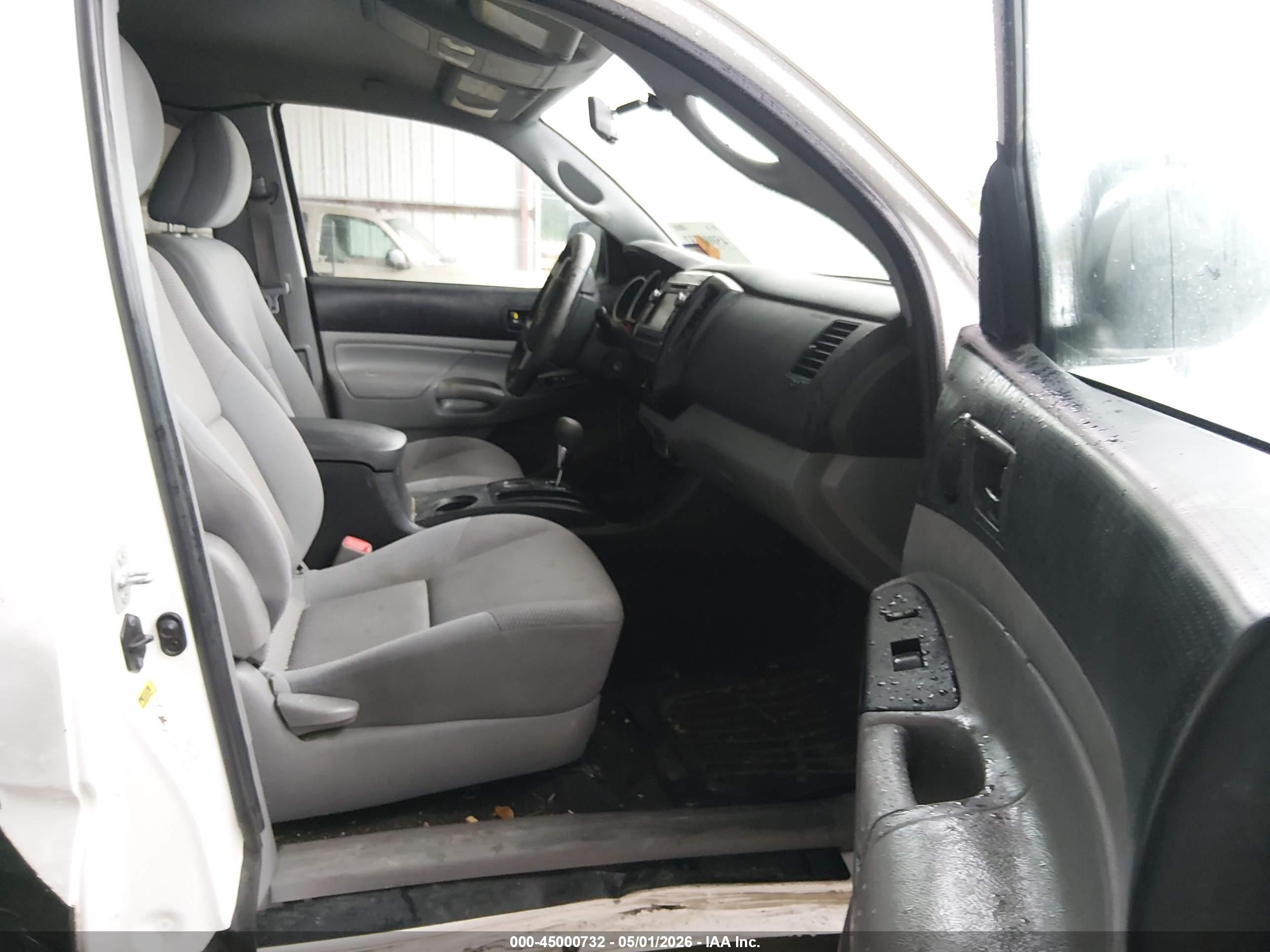2013 Toyota Tacoma Prerunner V6 White vin: 5TFTU4GN0DX029232