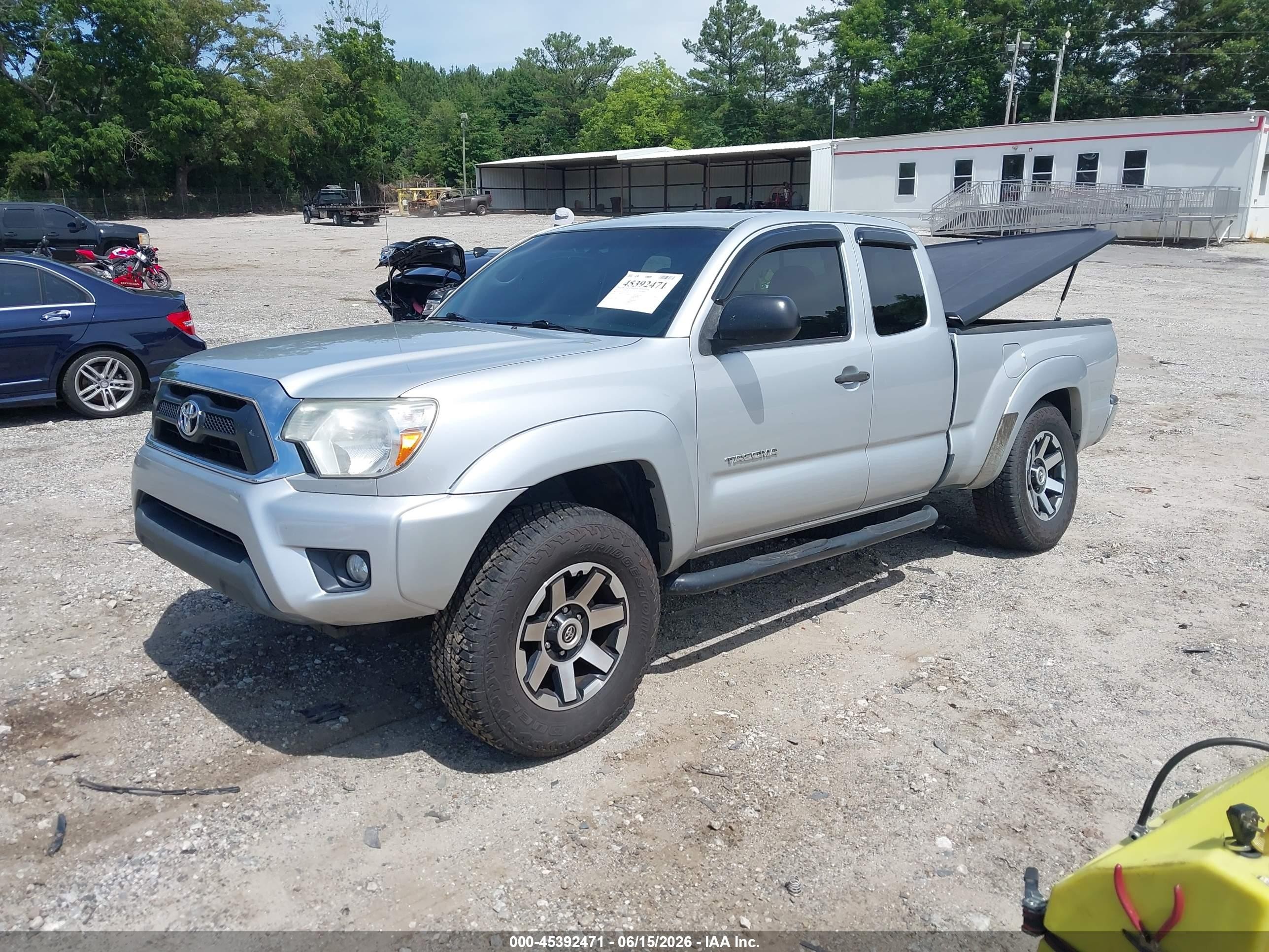 2013 Toyota Tacoma Prerunner V6 Silver vin: 5TFTU4GN4DX031758