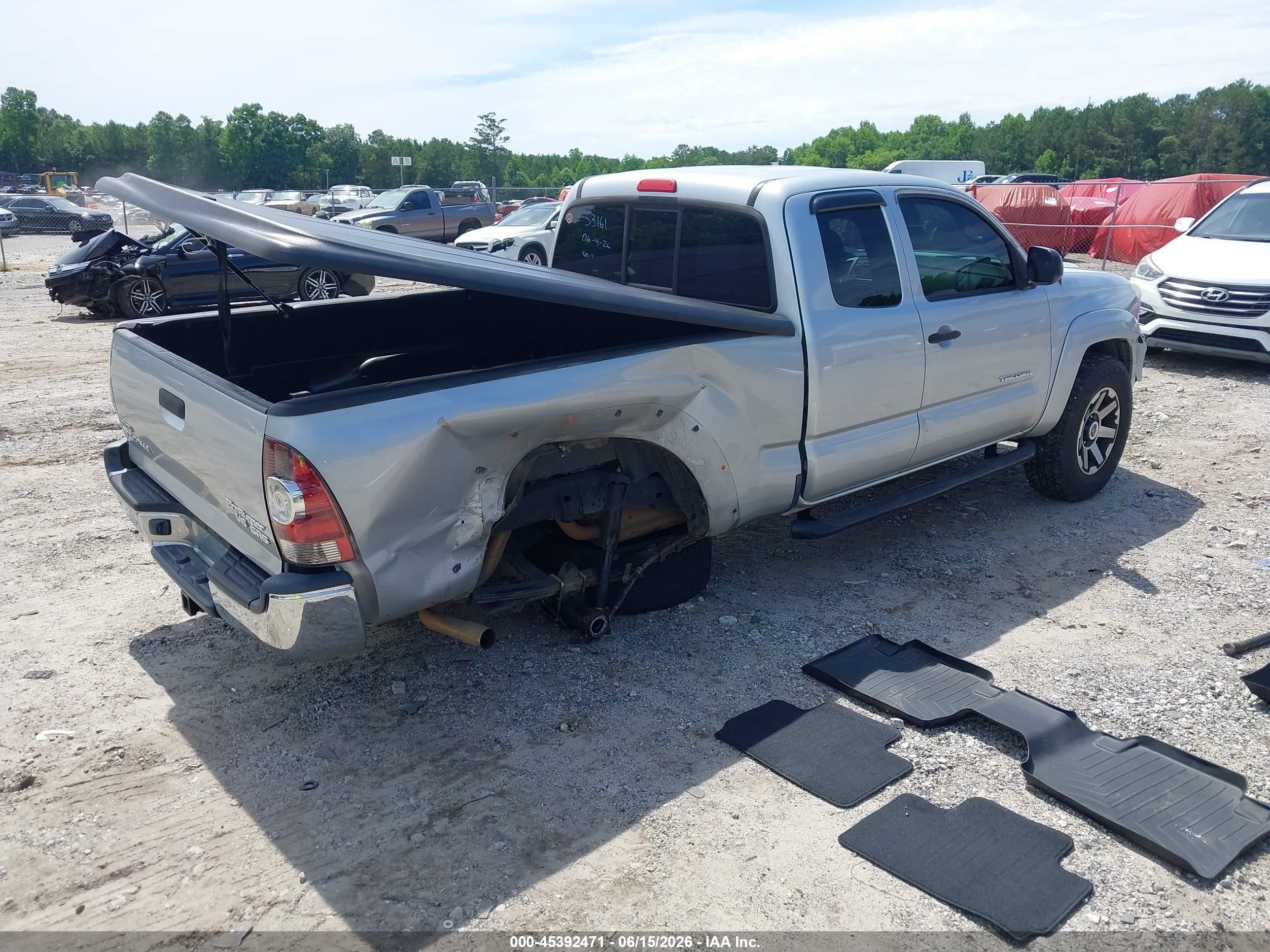 2013 Toyota Tacoma Prerunner V6 Silver vin: 5TFTU4GN4DX031758
